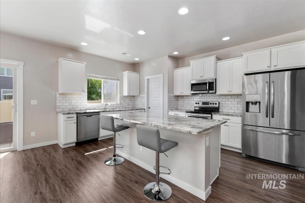 3374 S Glacier Bay Ave, Meridian, Idaho 83642, 3 Bedrooms, 2.5 Bathrooms, Residential For Sale, Price $480,000,MLS 98993391