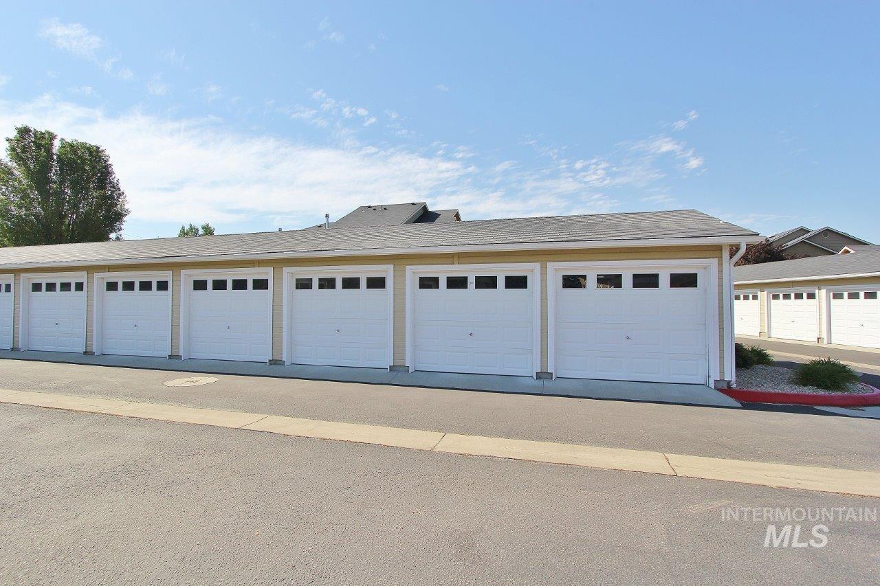 9143 W Brogan, Boise, Idaho 83709, 2 Bedrooms, 2 Bathrooms, Residential For Sale, Price $285,900,MLS 98993392