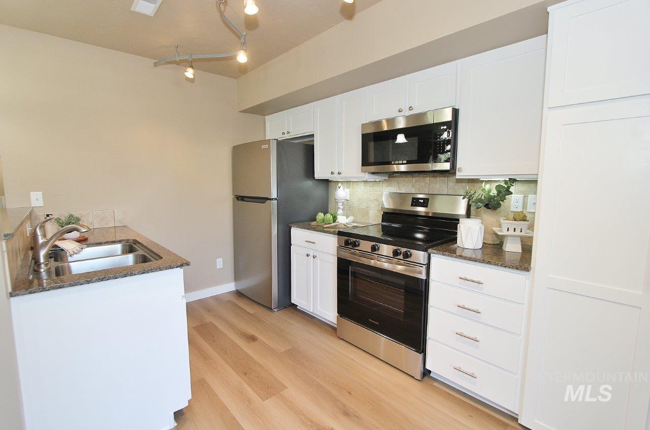 9143 W Brogan, Boise, Idaho 83709, 2 Bedrooms, 2 Bathrooms, Residential For Sale, Price $285,900,MLS 98993392
