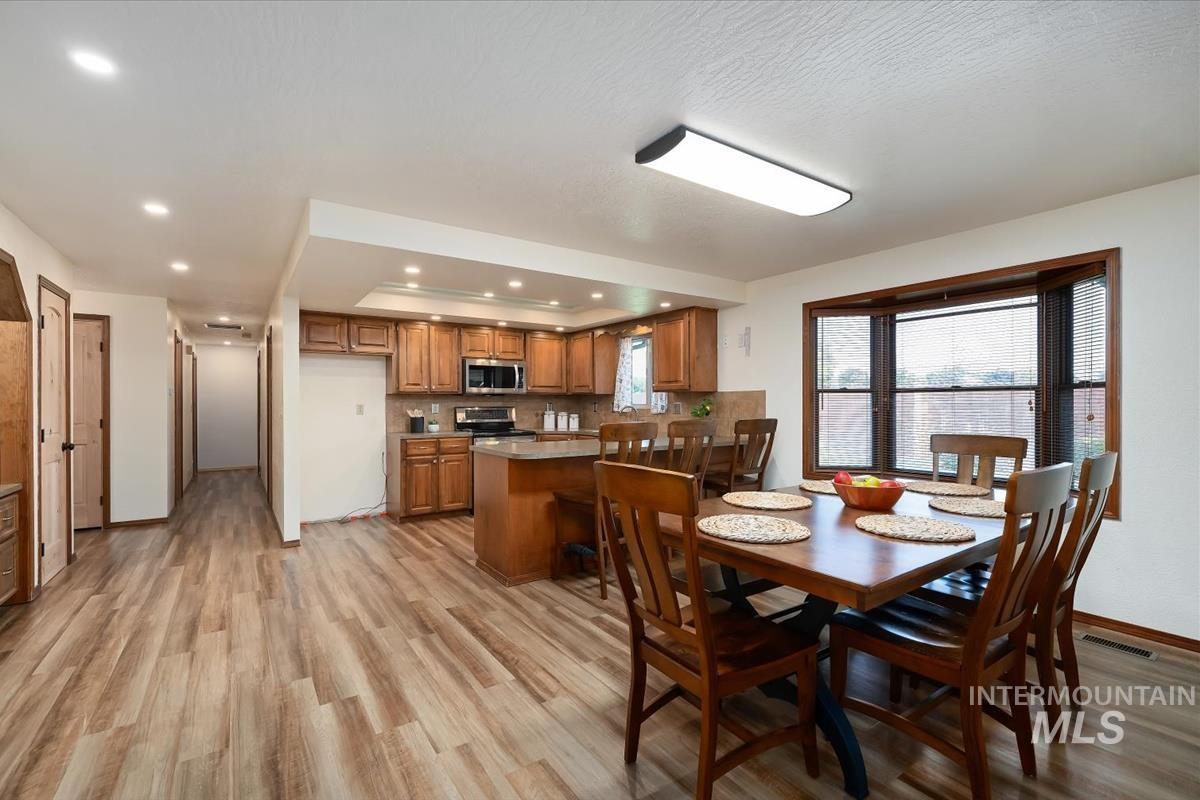 82 S. Heather, Nampa, Idaho 83651, 3 Bedrooms, 2 Bathrooms, Residential For Sale, Price $419,900, 98993395