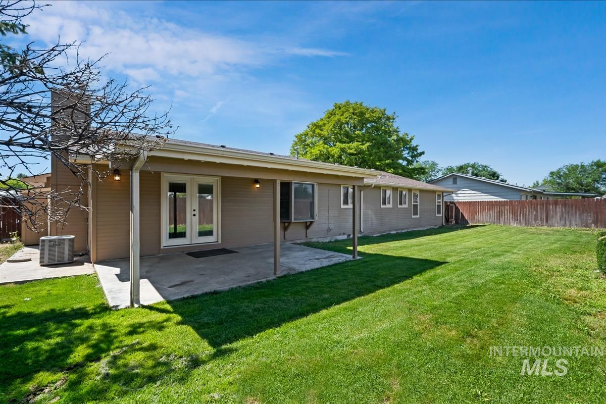 82 S. Heather, Nampa, Idaho 83651, 3 Bedrooms, 2 Bathrooms, Residential For Sale, Price $419,900, 98993395