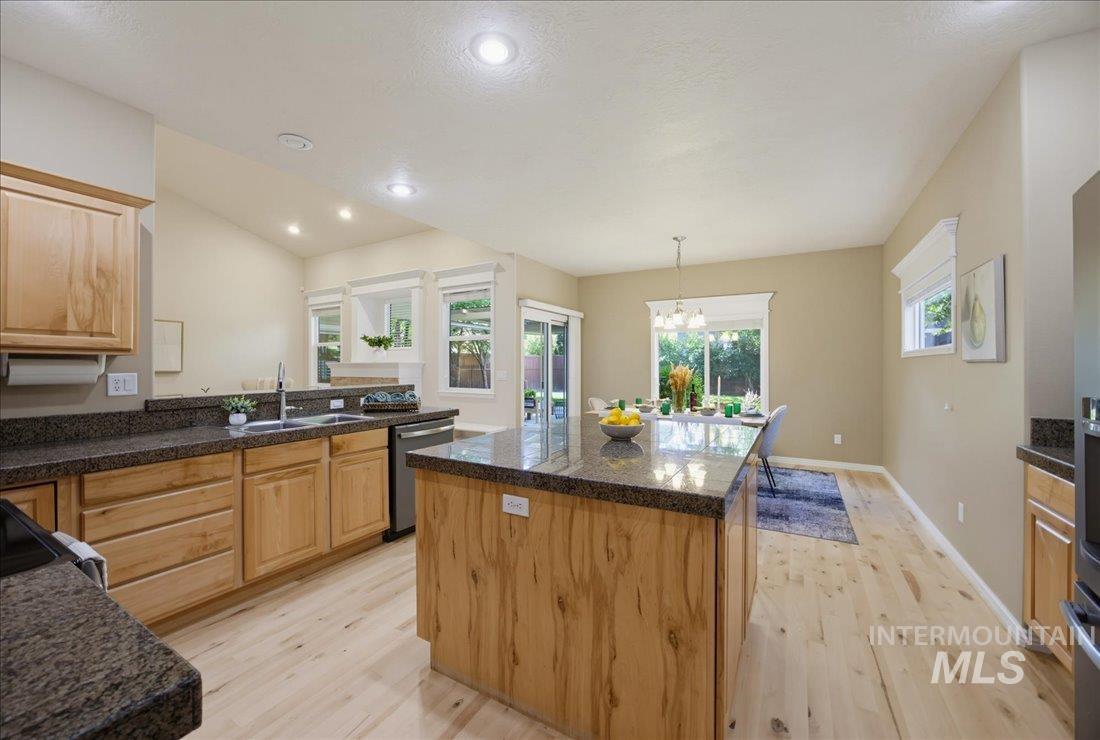 2147 E Kamay Dr, Meridian, Idaho 83646, 4 Bedrooms, 3.5 Bathrooms, Residential For Sale, Price $649,000, 98993396