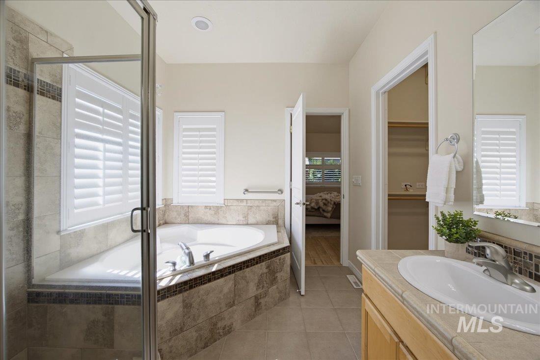 2147 E Kamay Dr, Meridian, Idaho 83646, 4 Bedrooms, 3.5 Bathrooms, Residential For Sale, Price $649,000, 98993396
