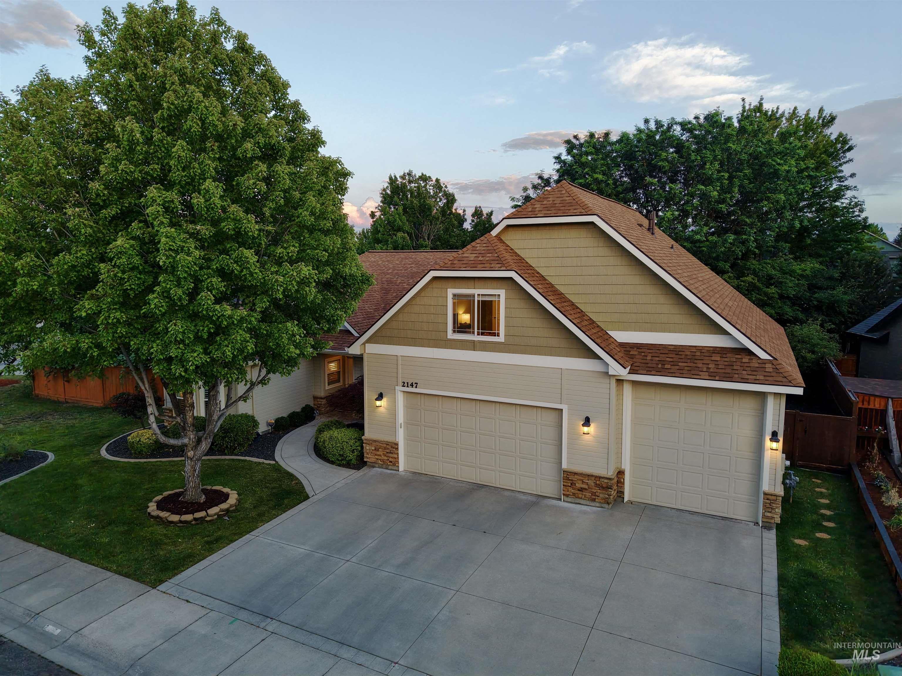 2147 E Kamay Dr, Meridian, Idaho 83646, 4 Bedrooms, 3.5 Bathrooms, Residential For Sale, Price $649,000, 98993396