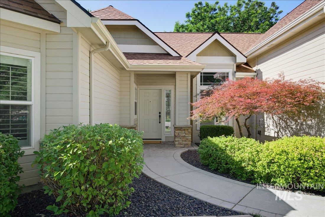 2147 E Kamay Dr, Meridian, Idaho 83646, 4 Bedrooms, 3.5 Bathrooms, Residential For Sale, Price $649,000, 98993396