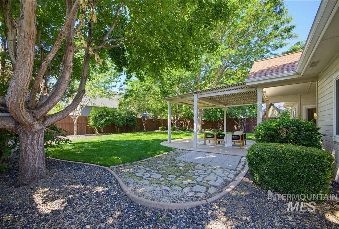 2147 E Kamay Dr, Meridian, Idaho 83646, 4 Bedrooms, 3.5 Bathrooms, Residential For Sale, Price $649,000, 98993396