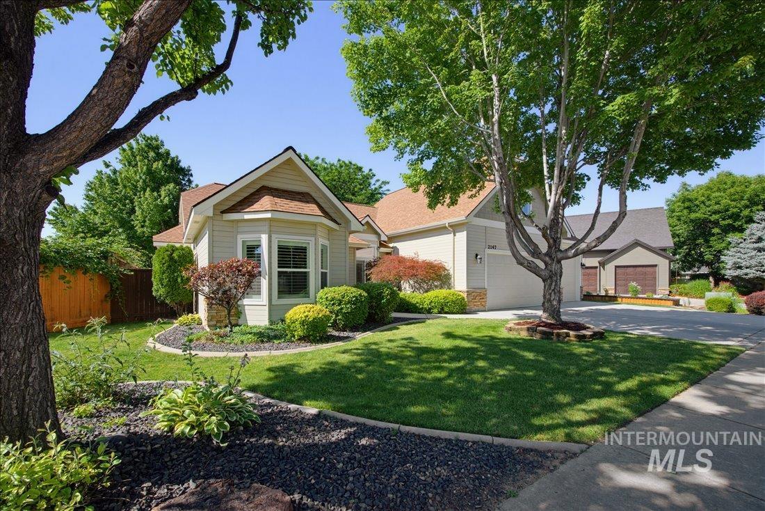 2147 E Kamay Dr, Meridian, Idaho 83646, 4 Bedrooms, 3.5 Bathrooms, Residential For Sale, Price $649,000, 98993396