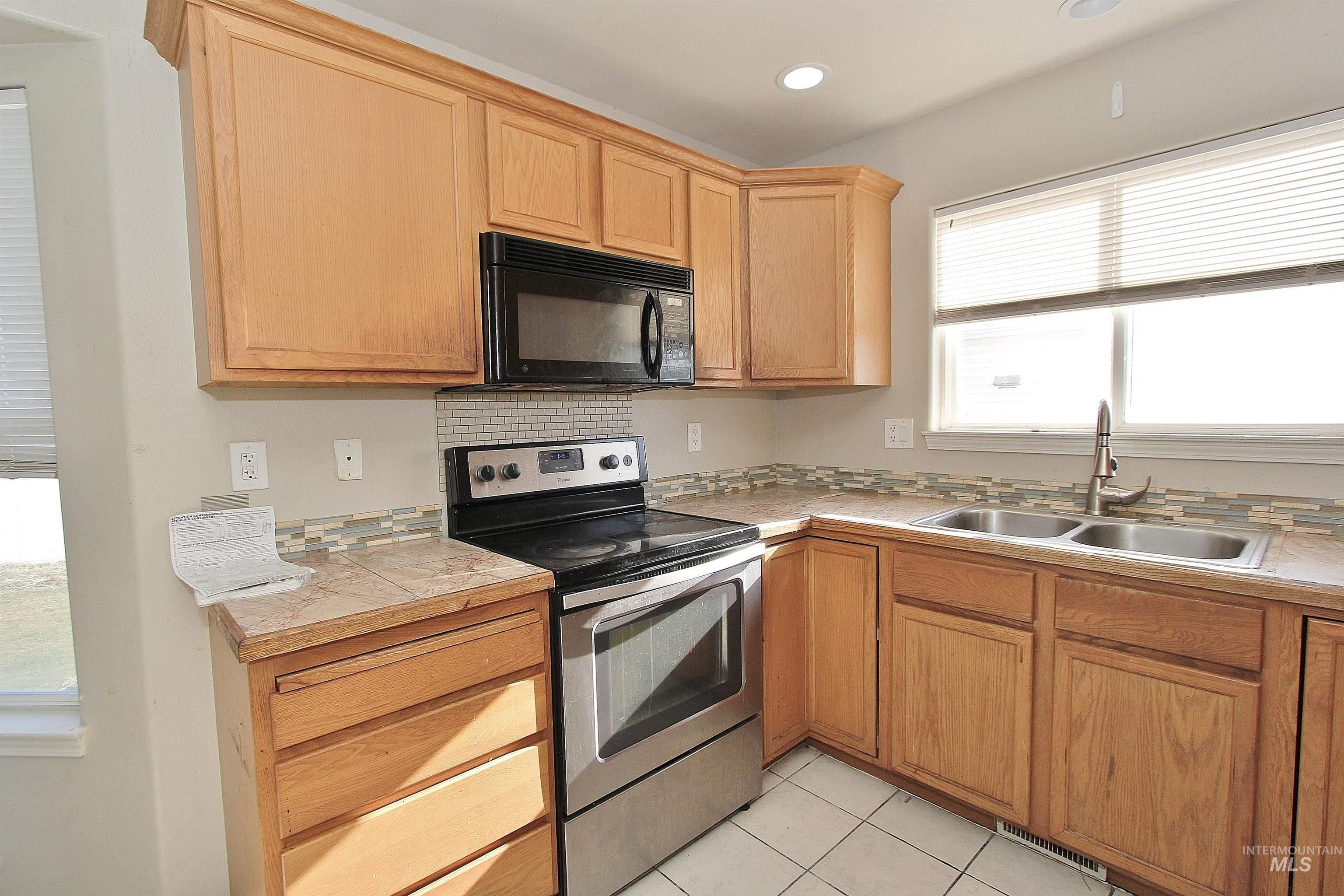 54 S Lollipop Dr., Nampa, Idaho 83687, 3 Bedrooms, 2 Bathrooms, Residential For Sale, Price $335,000, 98993397