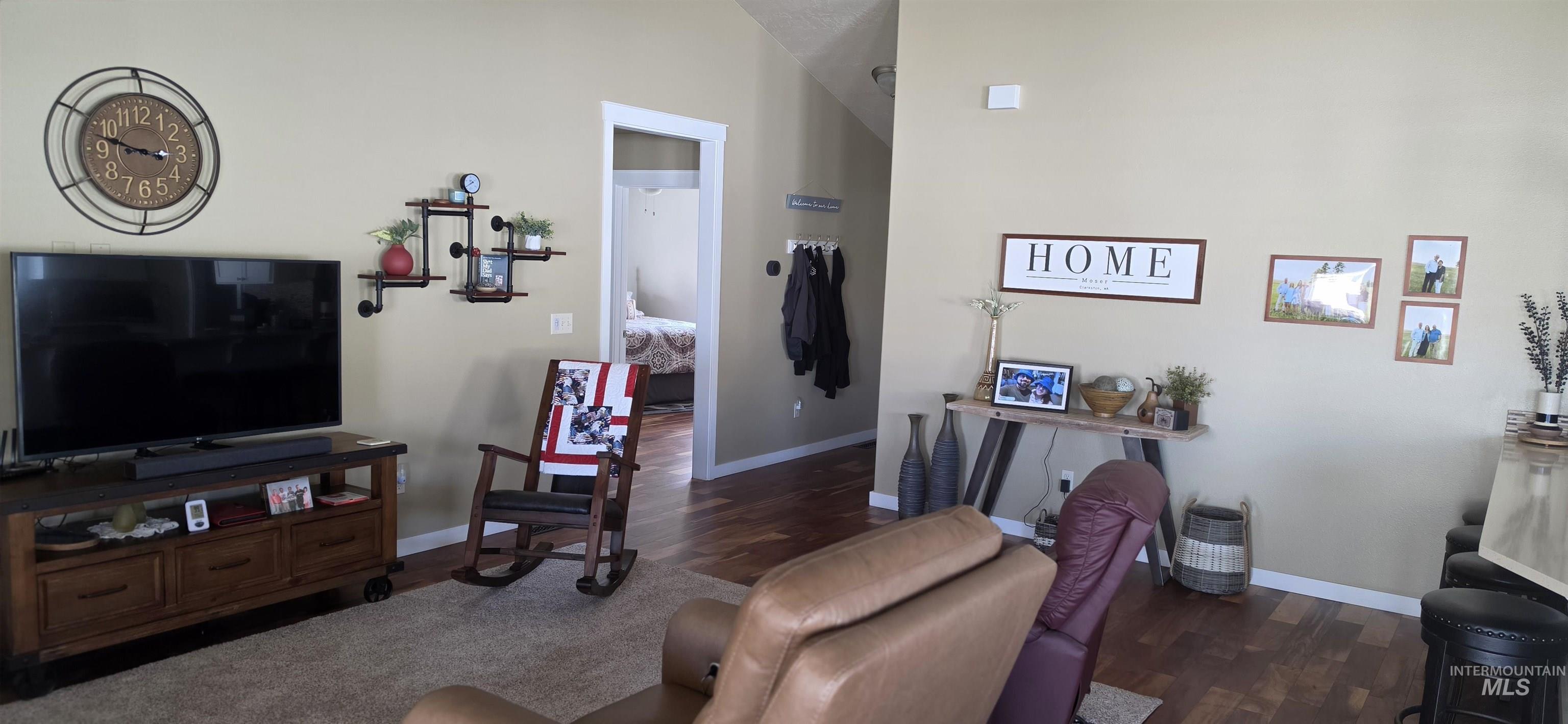 735 16th, Clarkston, Washington 99403, 2 Bedrooms, 2 Bathrooms, Residential For Sale, Price $375,000, 98993400
