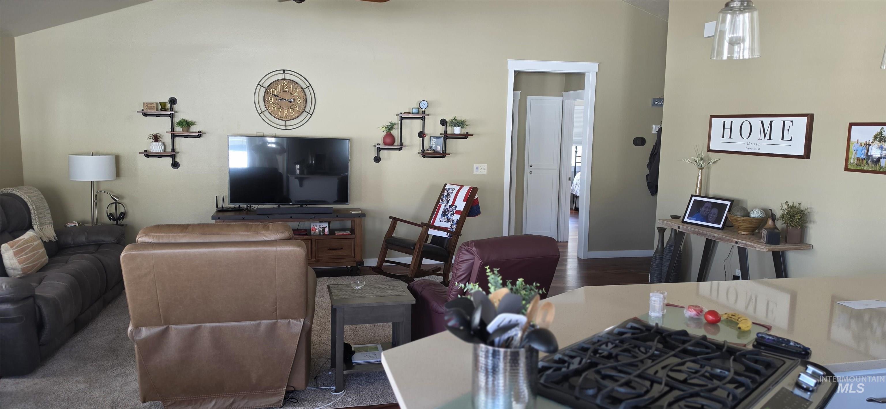 735 16th, Clarkston, Washington 99403, 2 Bedrooms, 2 Bathrooms, Residential For Sale, Price $375,000, 98993400
