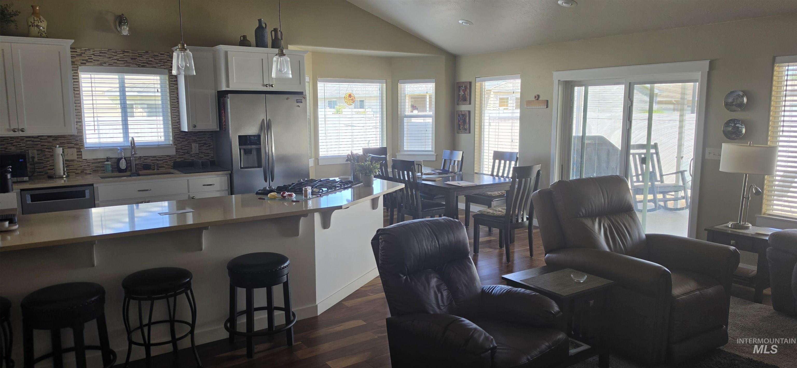 735 16th, Clarkston, Washington 99403, 2 Bedrooms, 2 Bathrooms, Residential For Sale, Price $375,000, 98993400
