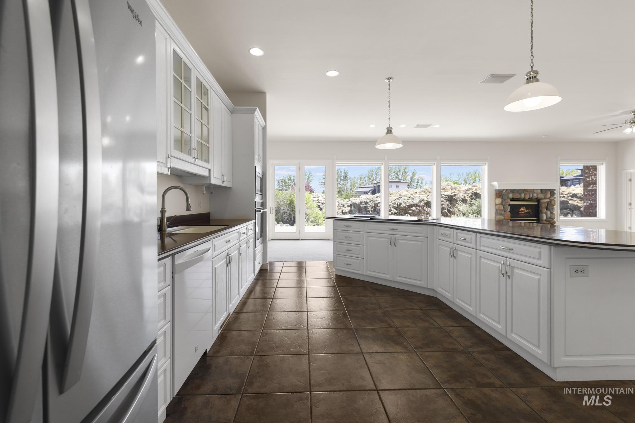 4098 Hidden Lakes Drive, Kimberly, Idaho 83341, 4 Bedrooms, 2.5 Bathrooms, Residential For Sale, Price $850,000, 98993401