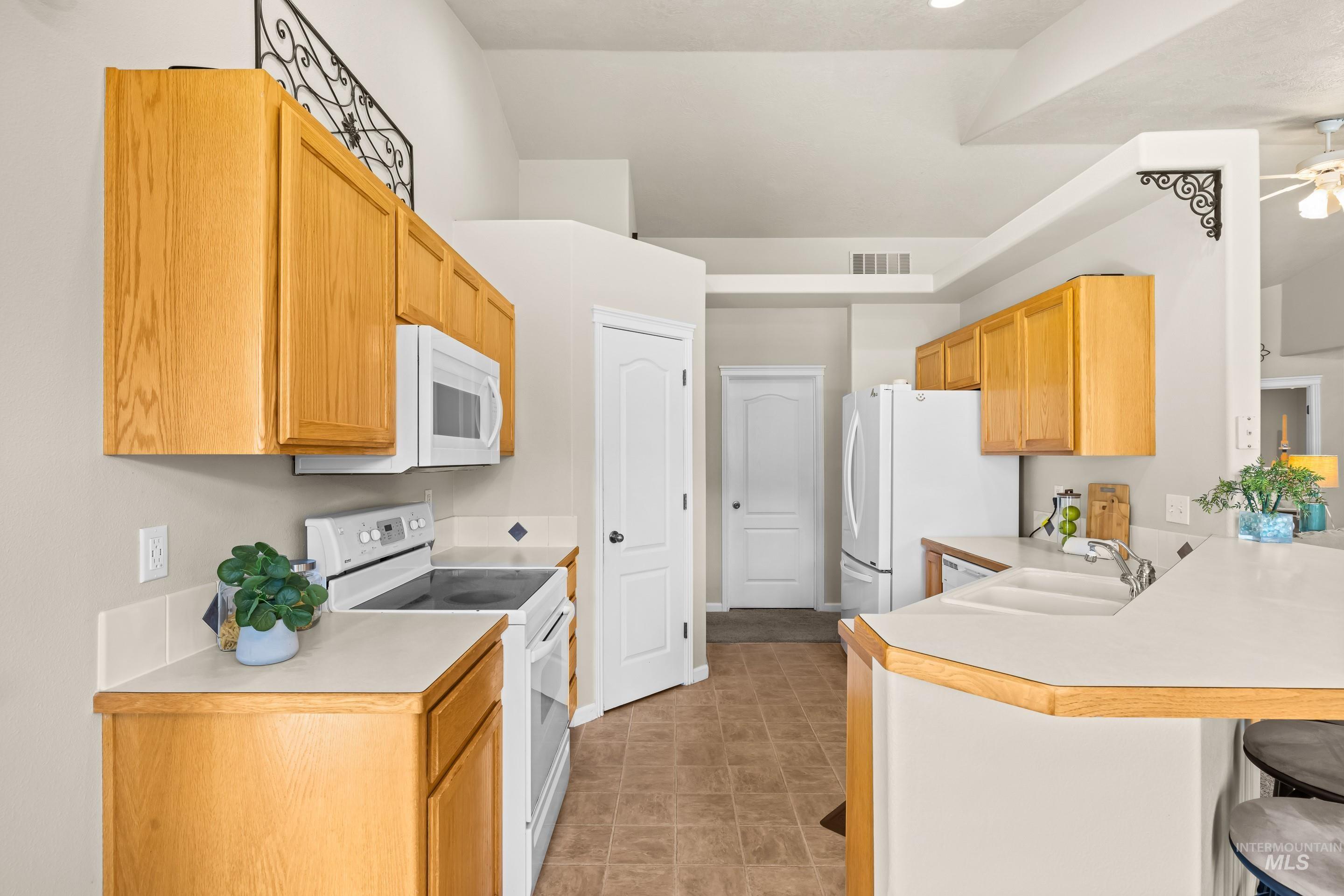 8671 W Thunder Mountain Dr, Boise, Idaho 83709, 3 Bedrooms, 2 Bathrooms, Residential For Sale, Price $414,900, 98993402