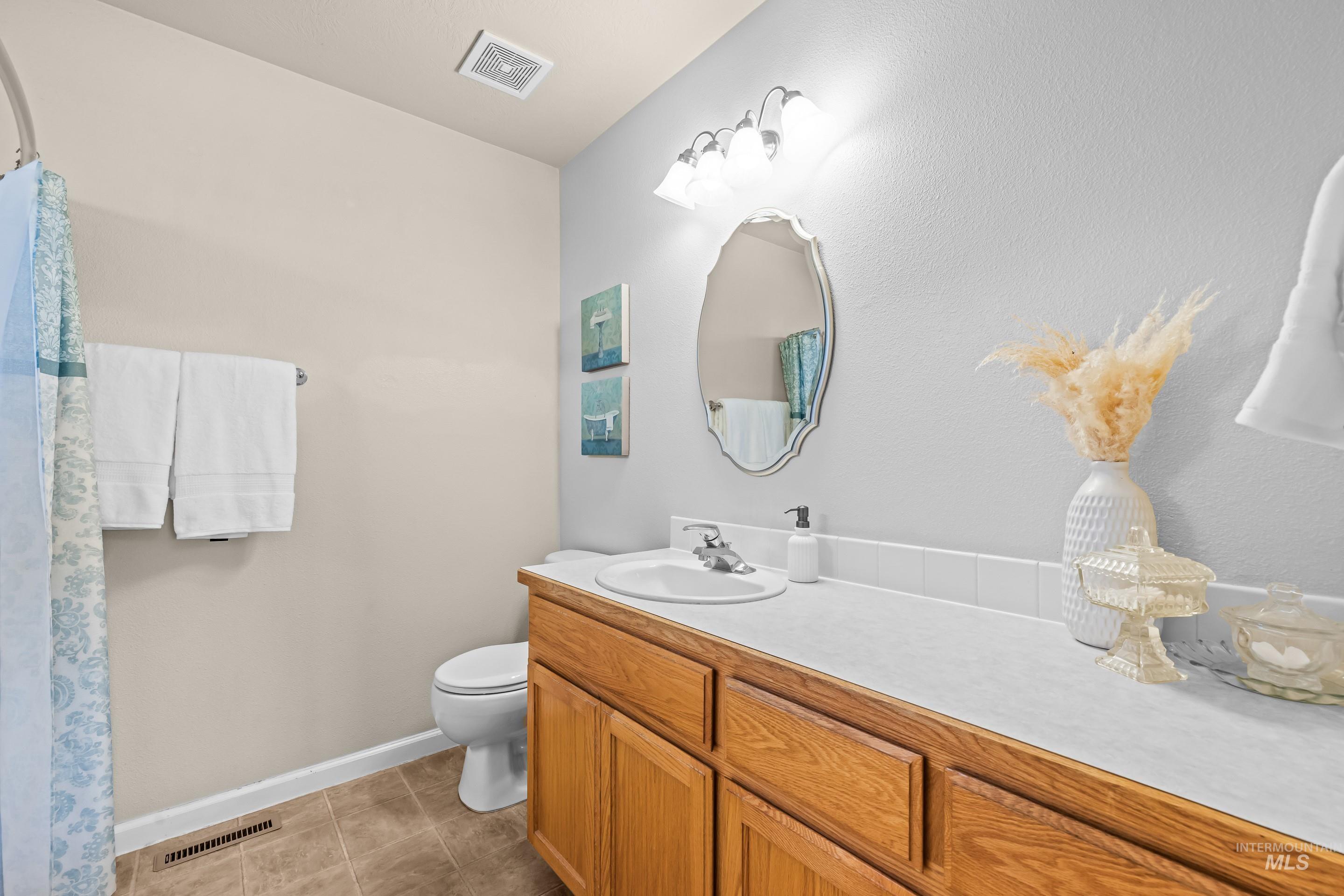 8671 W Thunder Mountain Dr, Boise, Idaho 83709, 3 Bedrooms, 2 Bathrooms, Residential For Sale, Price $414,900, 98993402