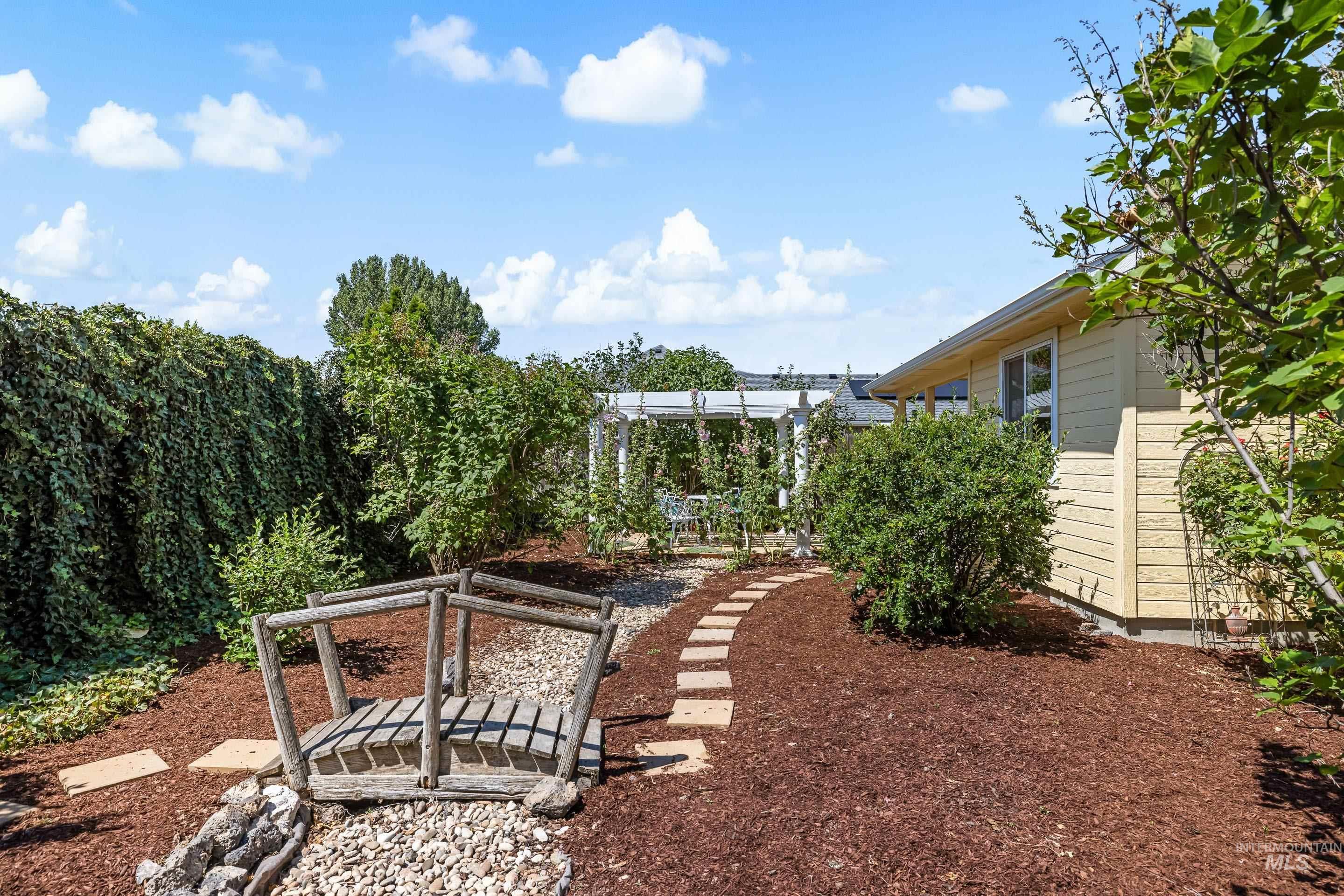 8671 W Thunder Mountain Dr, Boise, Idaho 83709, 3 Bedrooms, 2 Bathrooms, Residential For Sale, Price $414,900, 98993402