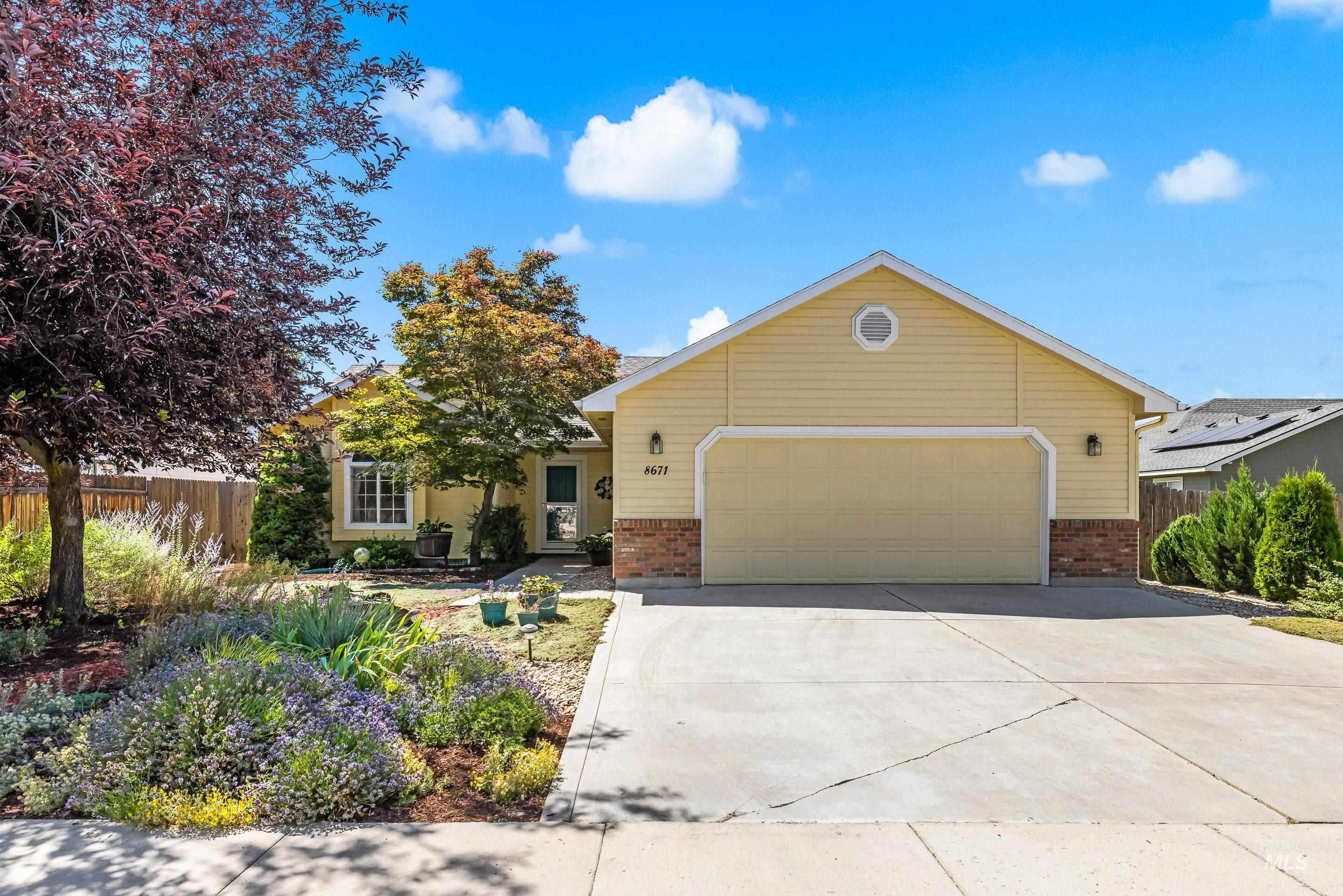 8671 W Thunder Mountain Dr, Boise, Idaho 83709, 3 Bedrooms, 2 Bathrooms, Residential For Sale, Price $414,900, 98993402