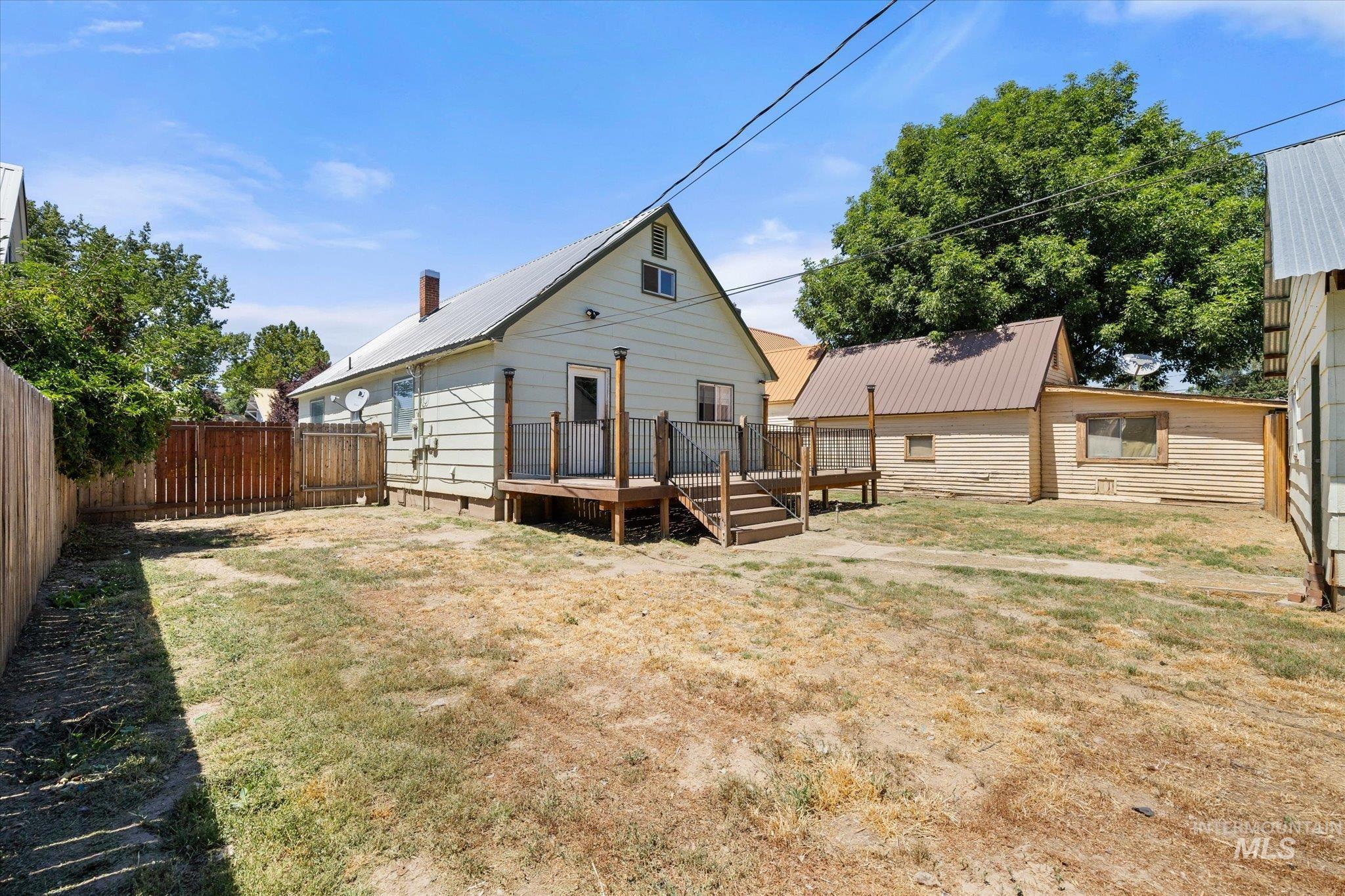 918 W 3rd St, Weiser, Idaho 83672, 3 Bedrooms, 2 Bathrooms, Residential For Sale, Price $319,500, 98993405
