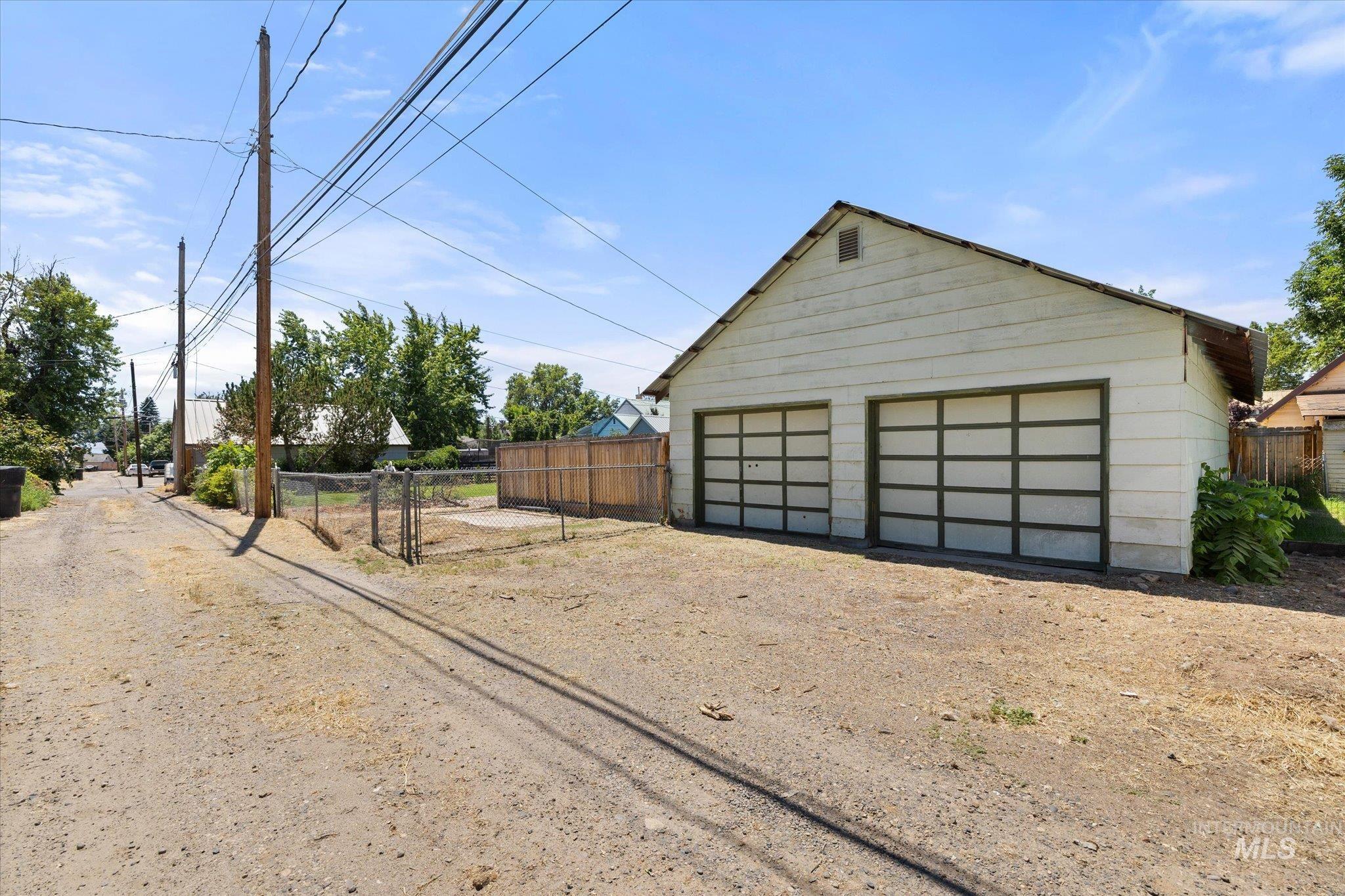 918 W 3rd St, Weiser, Idaho 83672, 3 Bedrooms, 2 Bathrooms, Residential For Sale, Price $319,500, 98993405