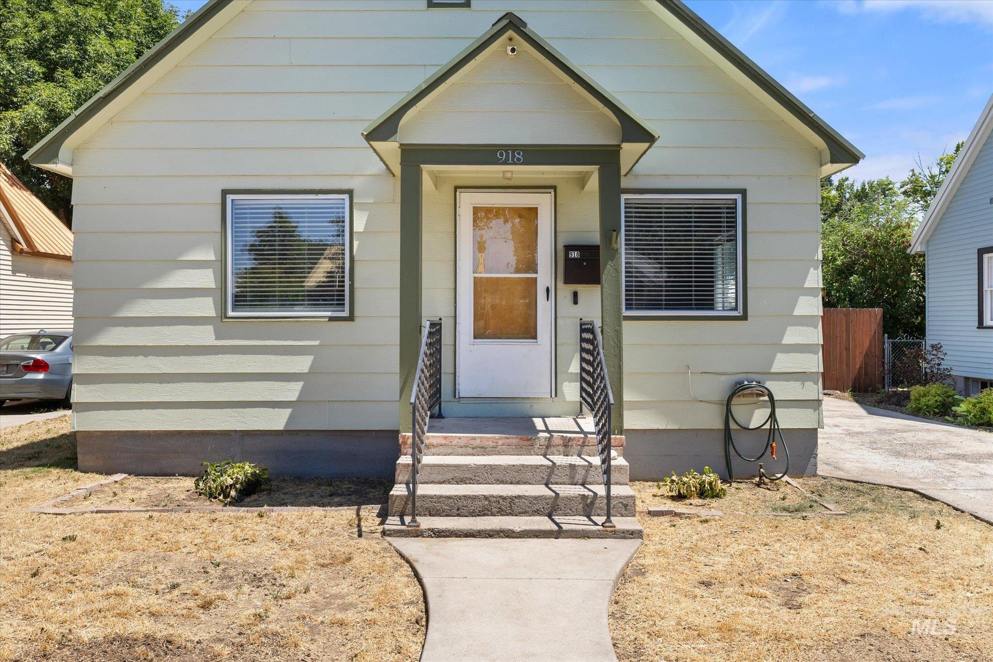 918 W 3rd St, Weiser, Idaho 83672, 3 Bedrooms, 2 Bathrooms, Residential For Sale, Price $319,500, 98993405