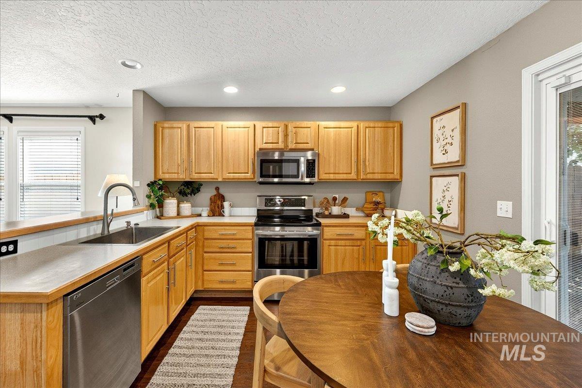 9643 W Weir Hollis Dr, Boise, Idaho 83709, 3 Bedrooms, 2 Bathrooms, Residential For Sale, Price $374,900, 98993409