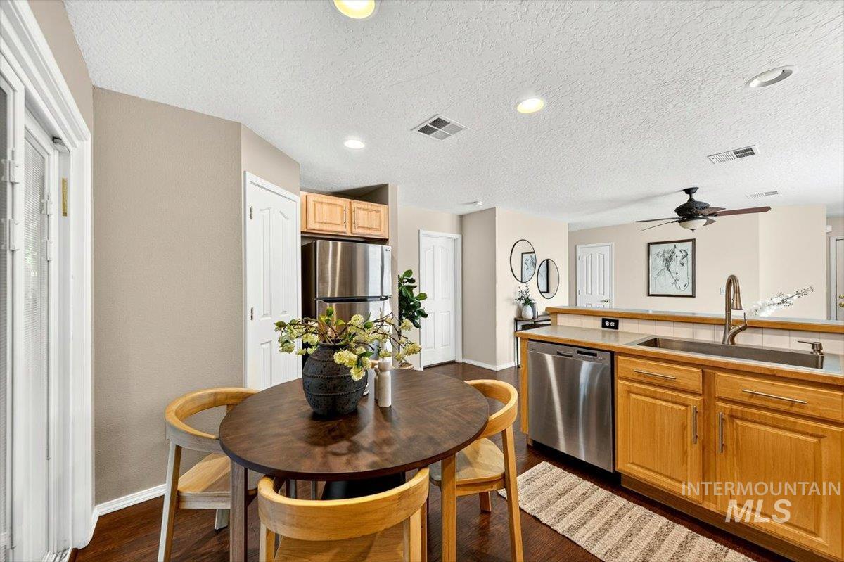 9643 W Weir Hollis Dr, Boise, Idaho 83709, 3 Bedrooms, 2 Bathrooms, Residential For Sale, Price $374,900, 98993409