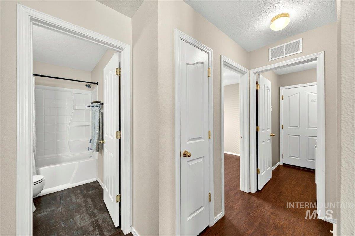 9643 W Weir Hollis Dr, Boise, Idaho 83709, 3 Bedrooms, 2 Bathrooms, Residential For Sale, Price $374,900, 98993409