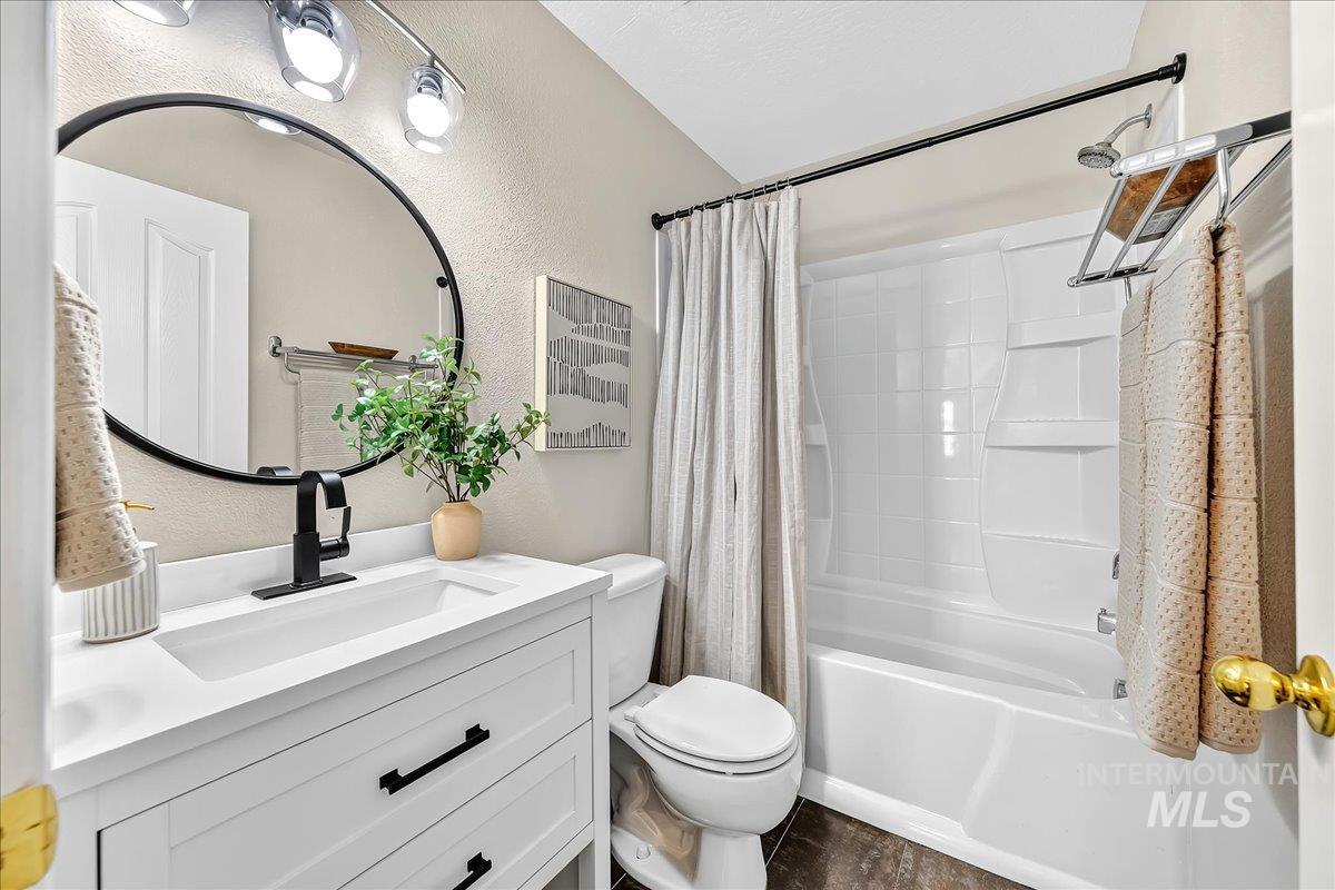9643 W Weir Hollis Dr, Boise, Idaho 83709, 3 Bedrooms, 2 Bathrooms, Residential For Sale, Price $374,900, 98993409