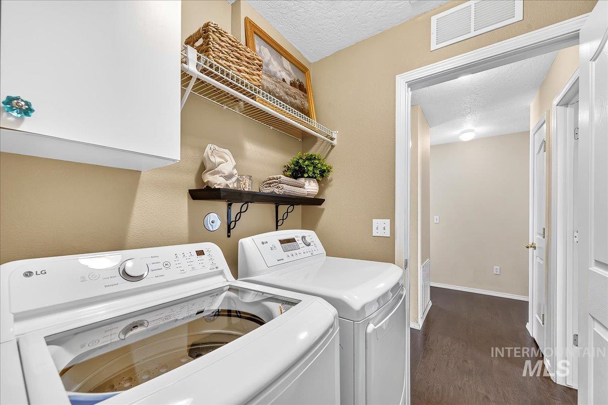 9643 W Weir Hollis Dr, Boise, Idaho 83709, 3 Bedrooms, 2 Bathrooms, Residential For Sale, Price $374,900, 98993409