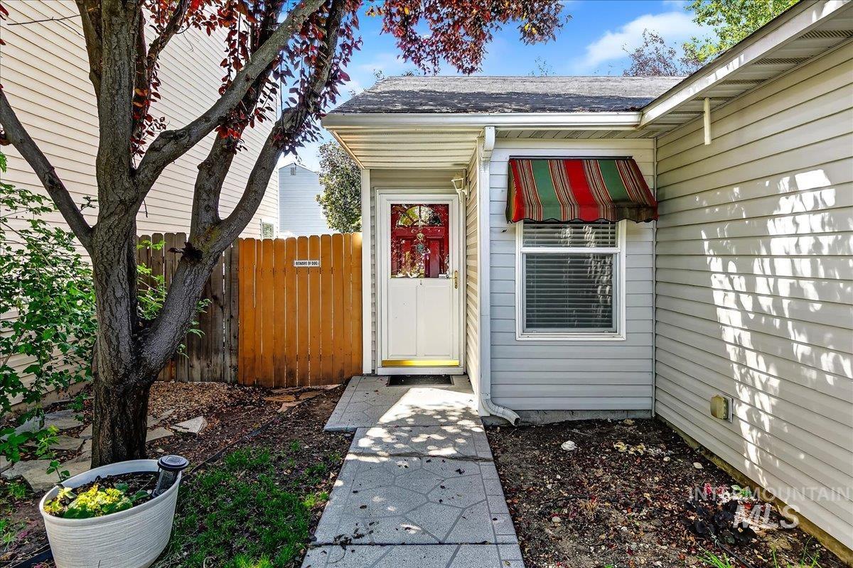 9643 W Weir Hollis Dr, Boise, Idaho 83709, 3 Bedrooms, 2 Bathrooms, Residential For Sale, Price $374,900, 98993409
