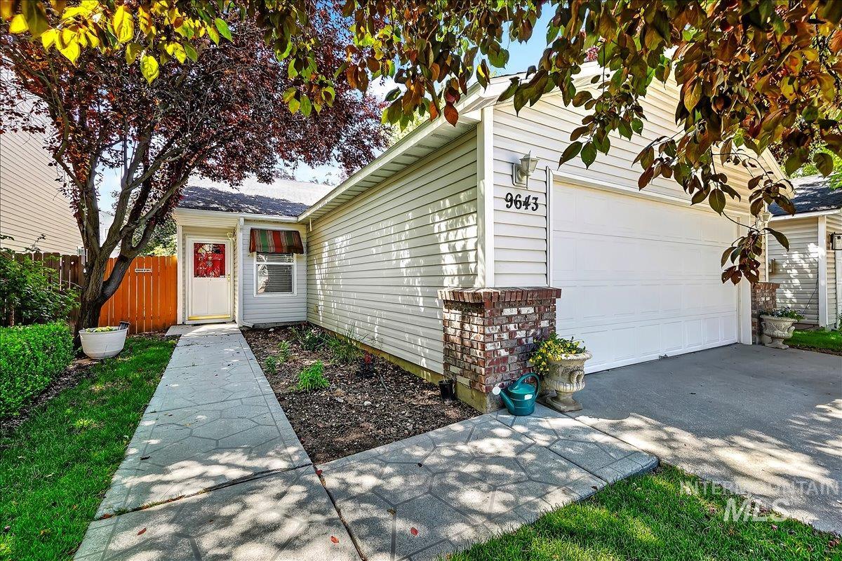 9643 W Weir Hollis Dr, Boise, Idaho 83709, 3 Bedrooms, 2 Bathrooms, Residential For Sale, Price $374,900, 98993409