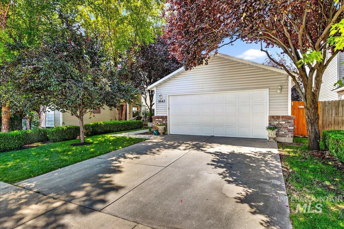 9643 W Weir Hollis Dr, Boise, Idaho 83709, 3 Bedrooms, 2 Bathrooms, Residential For Sale, Price $374,900, 98993409
