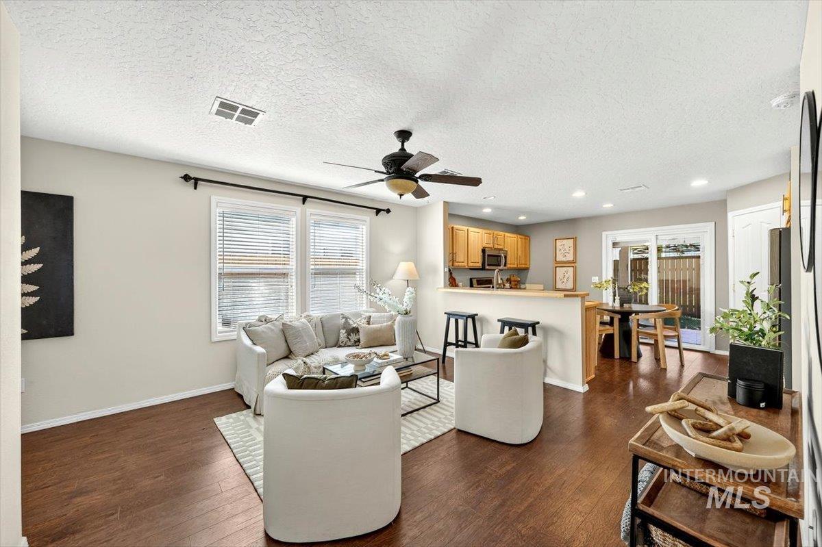 9643 W Weir Hollis Dr, Boise, Idaho 83709, 3 Bedrooms, 2 Bathrooms, Residential For Sale, Price $374,900, 98993409