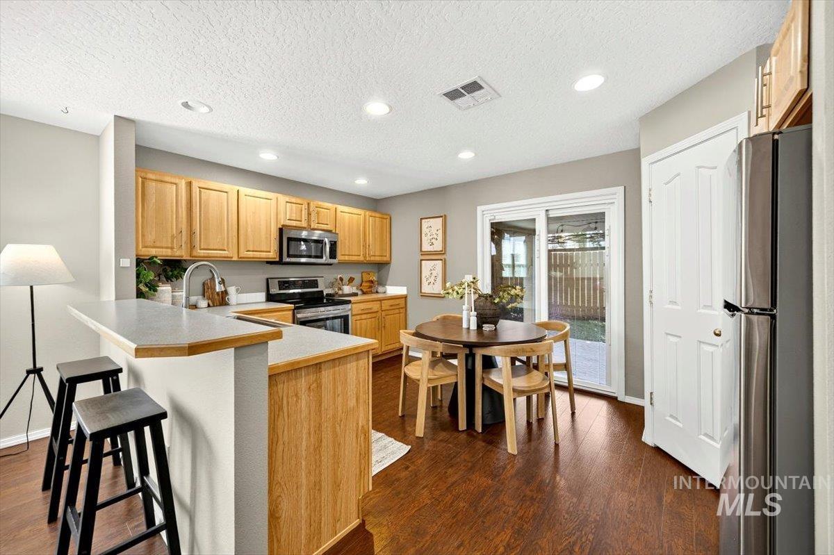 9643 W Weir Hollis Dr, Boise, Idaho 83709, 3 Bedrooms, 2 Bathrooms, Residential For Sale, Price $374,900, 98993409