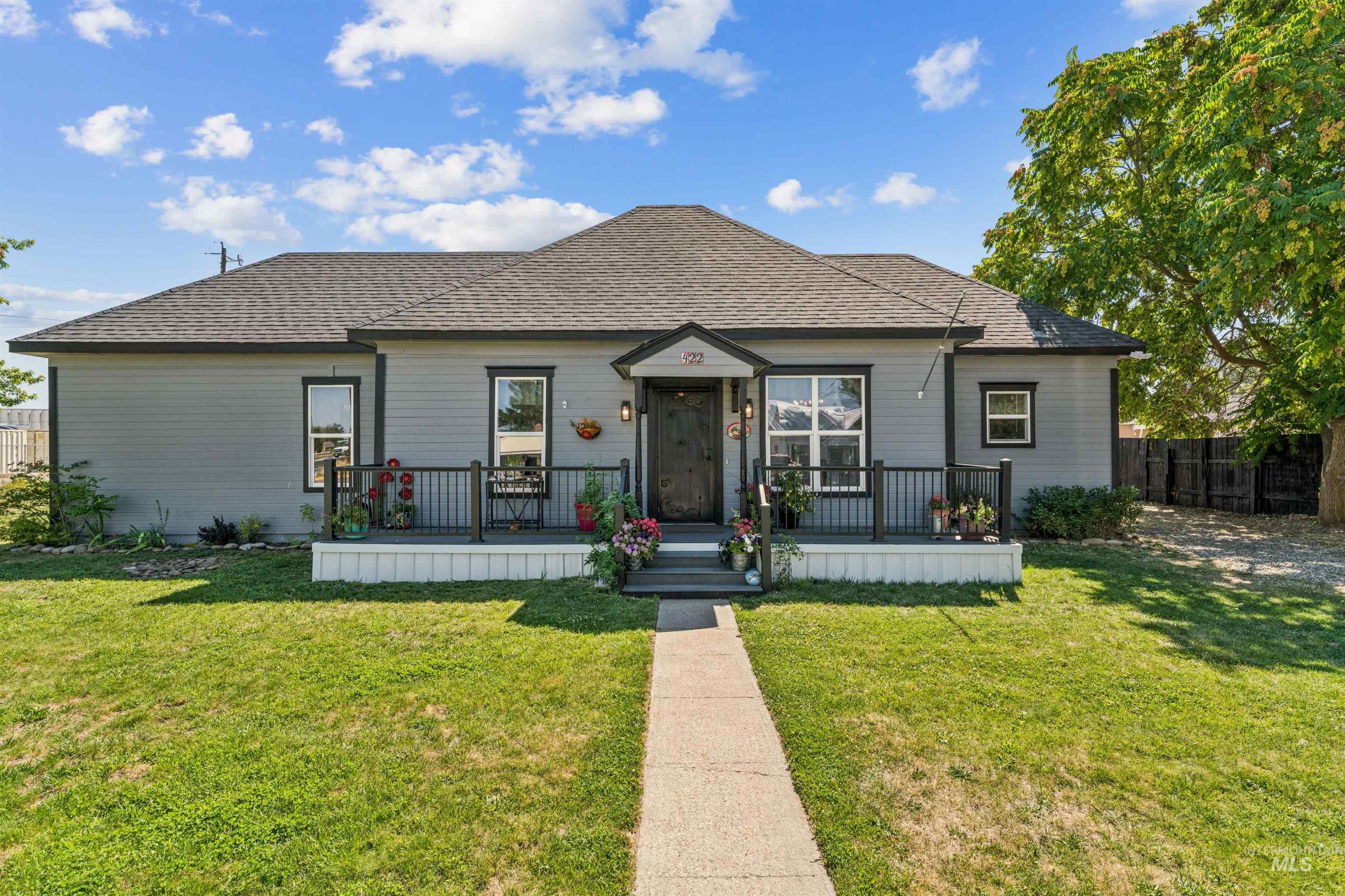 422 Maple Avenue, Emmett, Idaho 83617, 3 Bedrooms, 2 Bathrooms, Residential For Sale, Price $360,000, 98993410