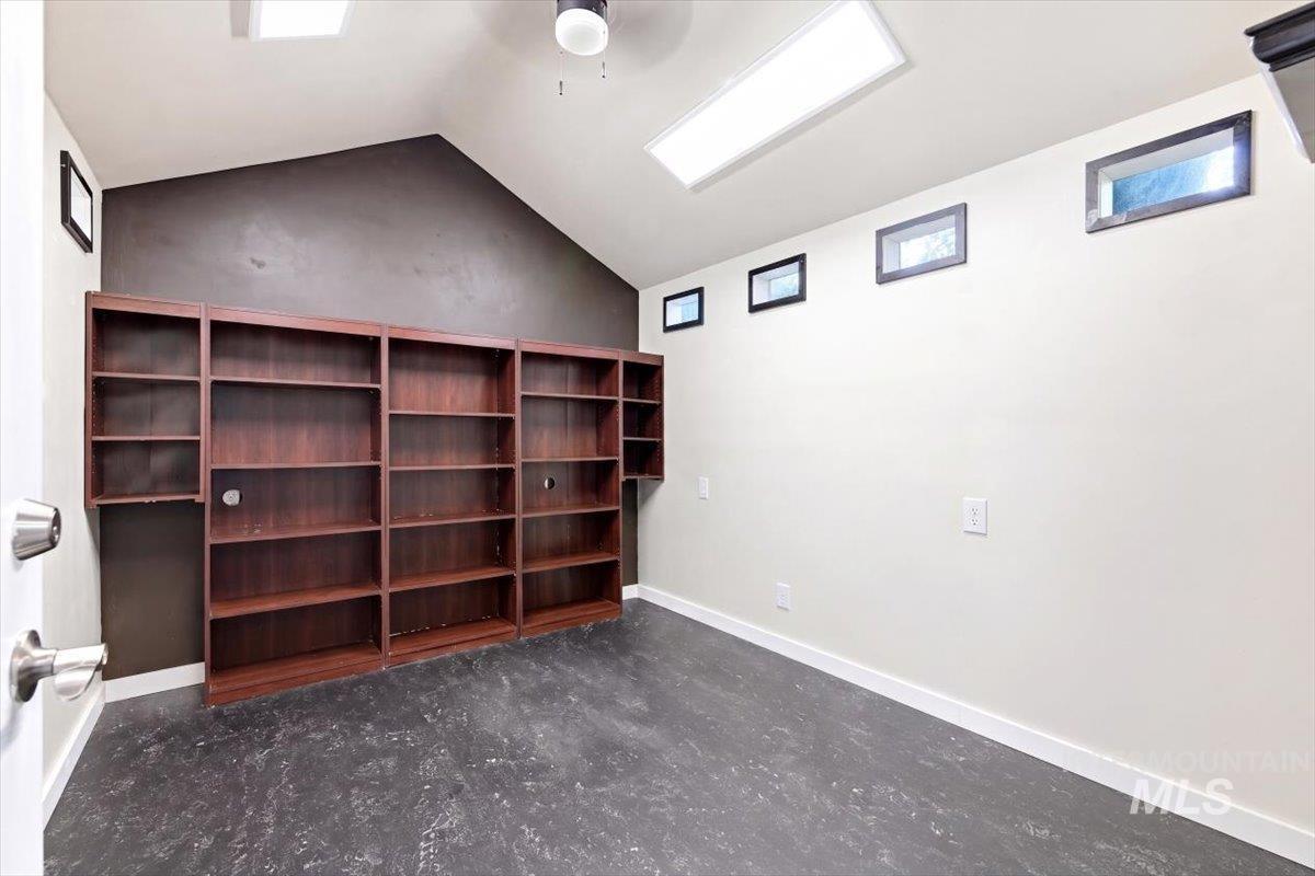 3201 W Bellomy Ln, Boise, Idaho 83703, 3 Bedrooms, 2 Bathrooms, Residential For Sale, Price $550,000, 98993411