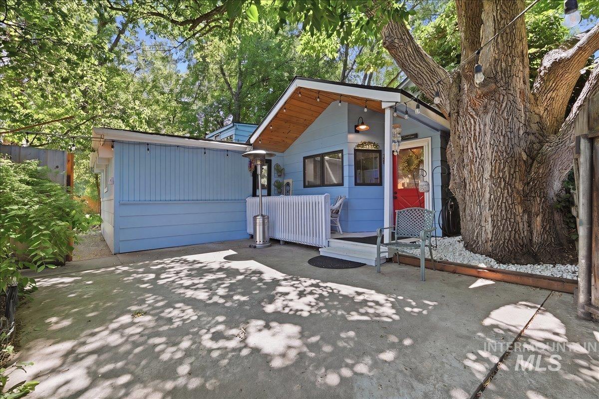 3201 W Bellomy Ln, Boise, Idaho 83703, 3 Bedrooms, 2 Bathrooms, Residential For Sale, Price $550,000, 98993411