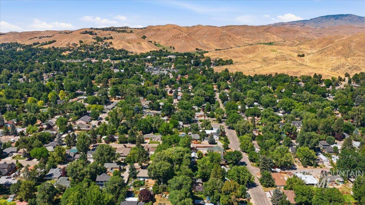 3201 W Bellomy Ln, Boise, Idaho 83703, 3 Bedrooms, 2 Bathrooms, Residential For Sale, Price $550,000, 98993411