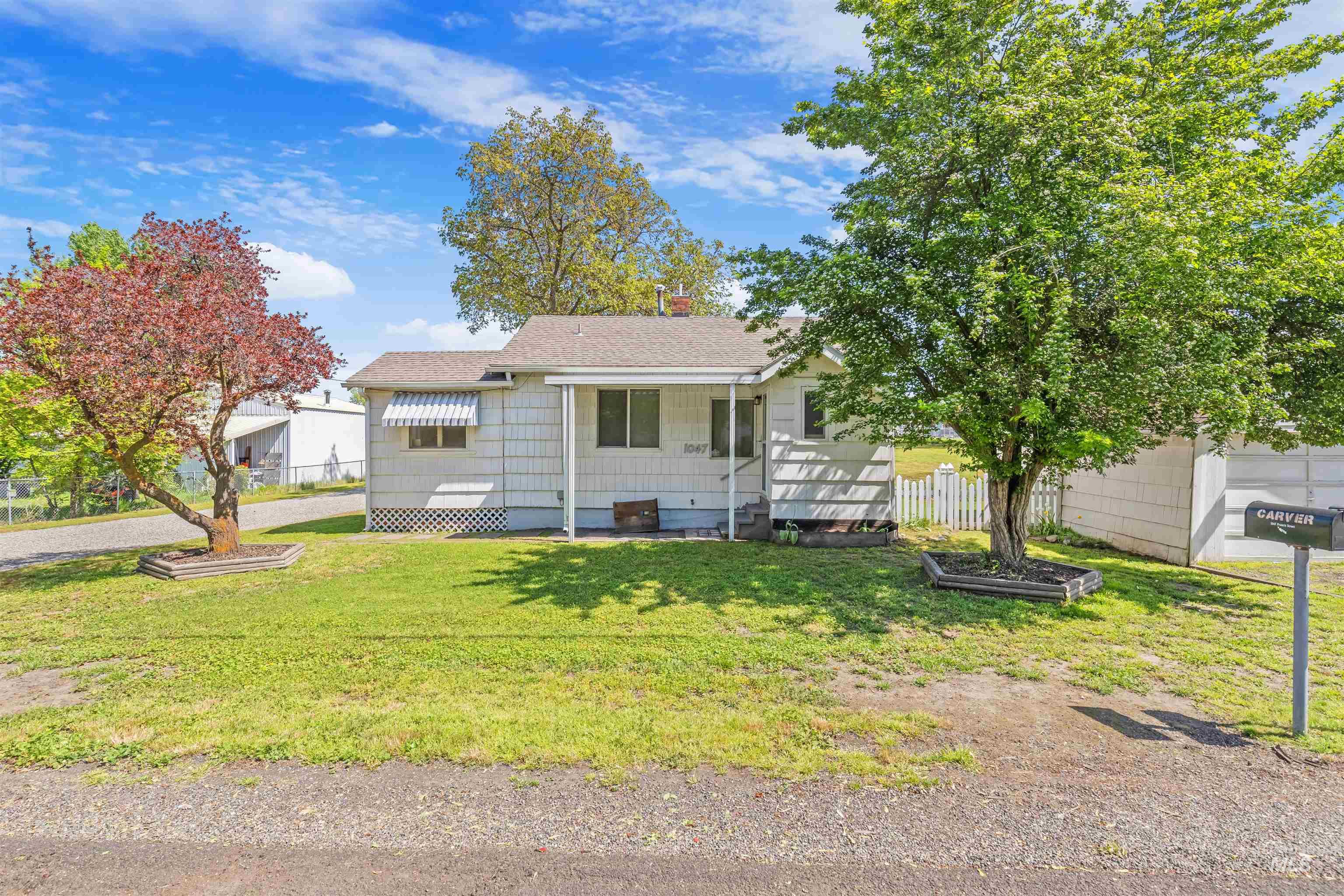 1047 Francis Street, Clarkston, Washington 99403, 2 Bedrooms, 1.5 Bathrooms, Residential For Sale, Price $279,000, 98993412