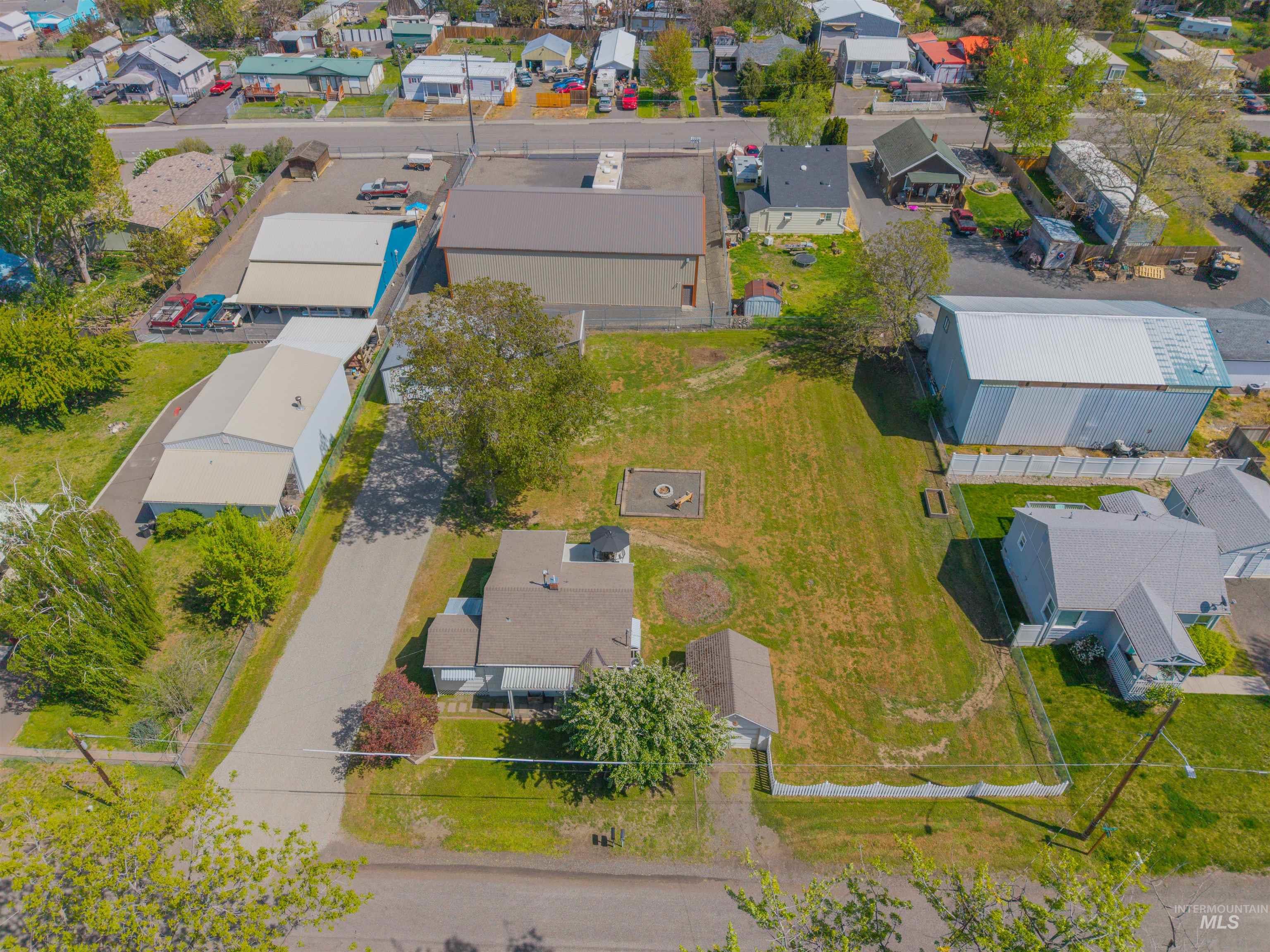 1047 Francis Street, Clarkston, Washington 99403, 2 Bedrooms, 1.5 Bathrooms, Residential For Sale, Price $279,000, 98993412