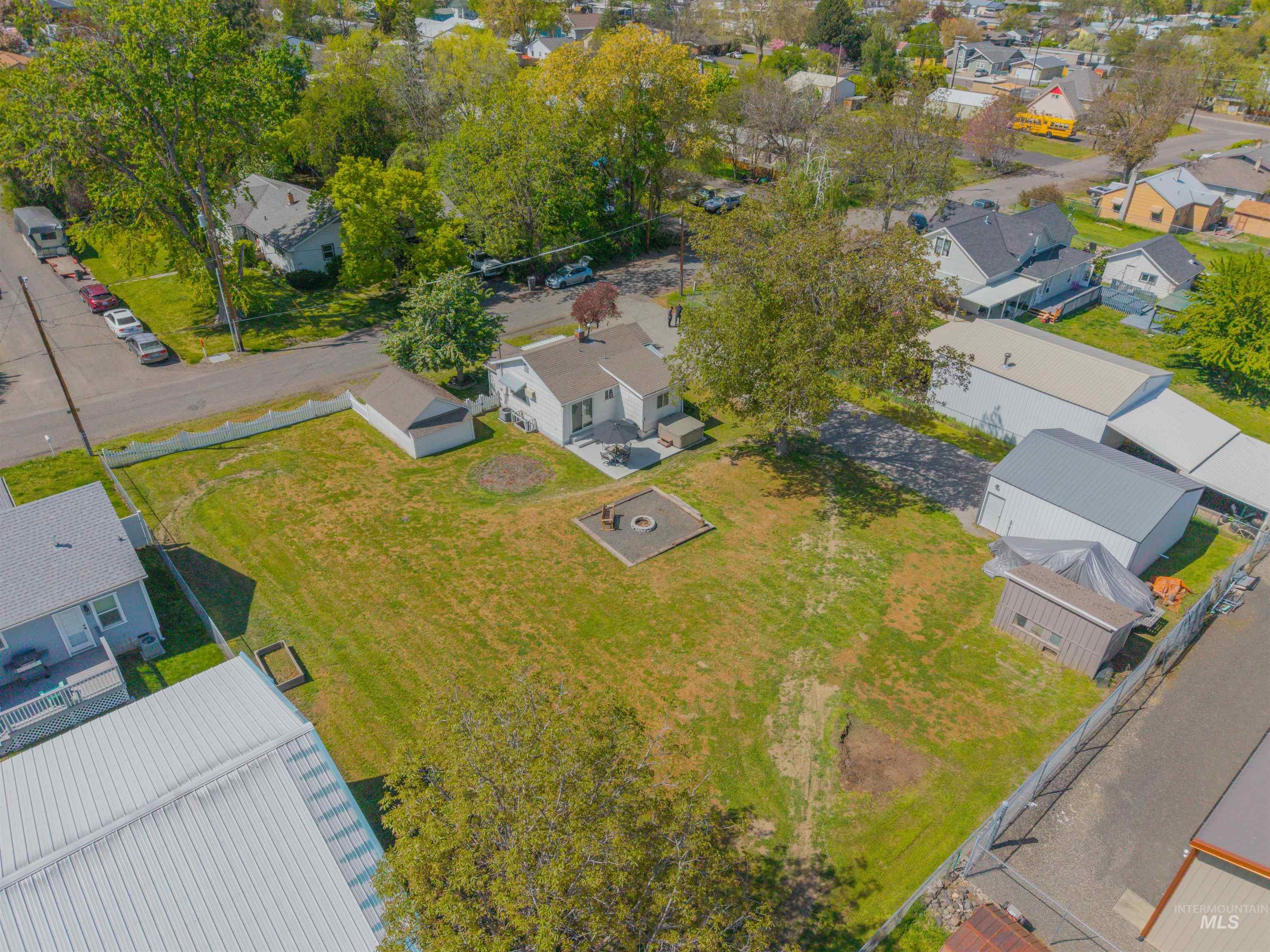 1047 Francis Street, Clarkston, Washington 99403, 2 Bedrooms, 1.5 Bathrooms, Residential For Sale, Price $279,000, 98993412
