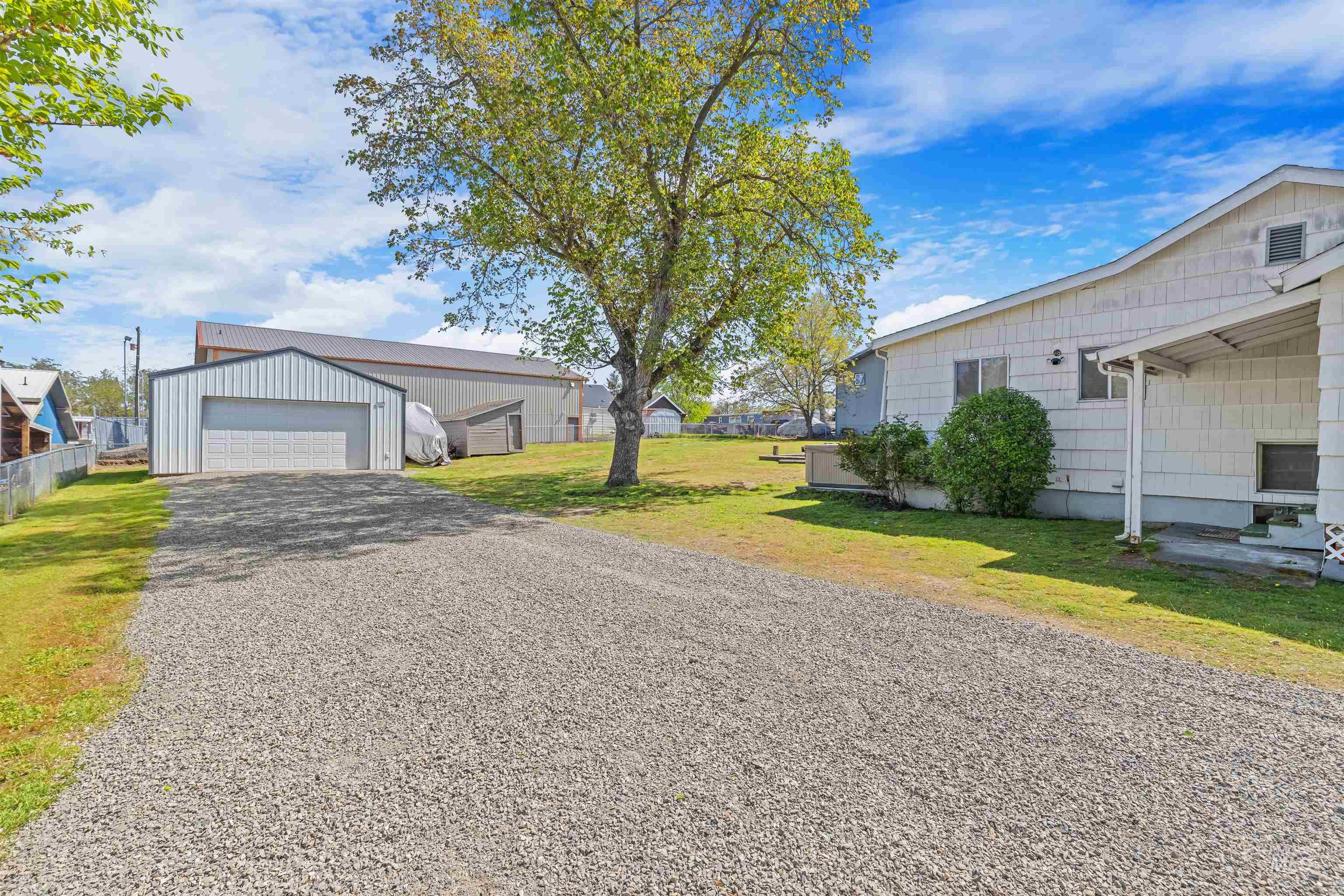 1047 Francis Street, Clarkston, Washington 99403, 2 Bedrooms, 1.5 Bathrooms, Residential For Sale, Price $279,000, 98993412
