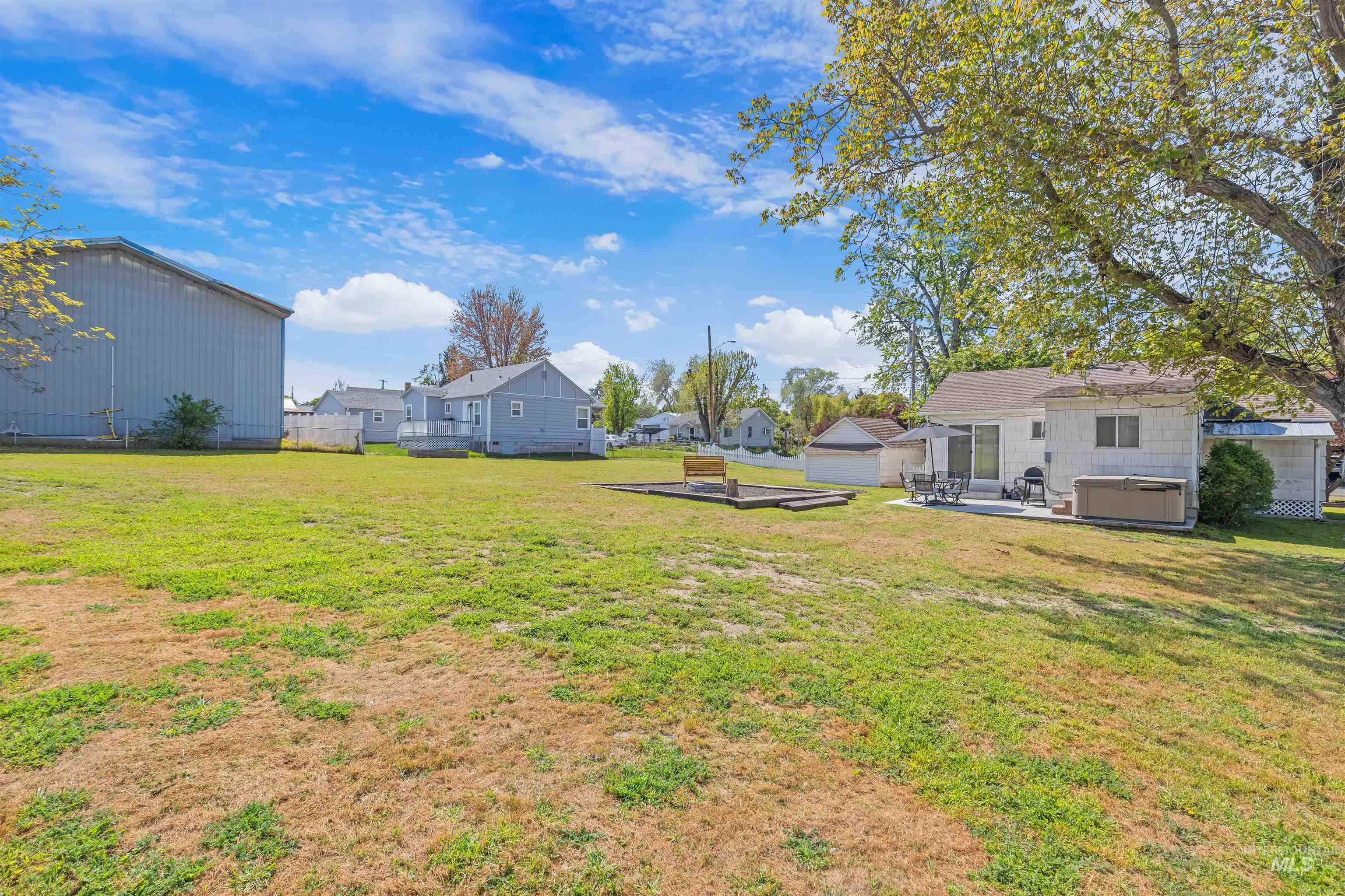 1047 Francis Street, Clarkston, Washington 99403, 2 Bedrooms, 1.5 Bathrooms, Residential For Sale, Price $279,000, 98993412