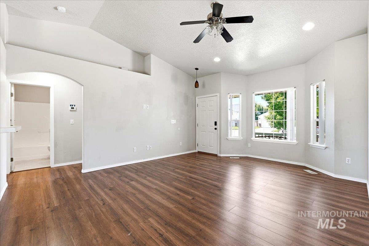 19854 Montclair Way, Caldwell, Idaho 83605, 3 Bedrooms, 2 Bathrooms, Residential For Sale, Price $369,900, 98993414