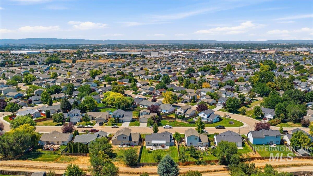 19854 Montclair Way, Caldwell, Idaho 83605, 3 Bedrooms, 2 Bathrooms, Residential For Sale, Price $369,900, 98993414