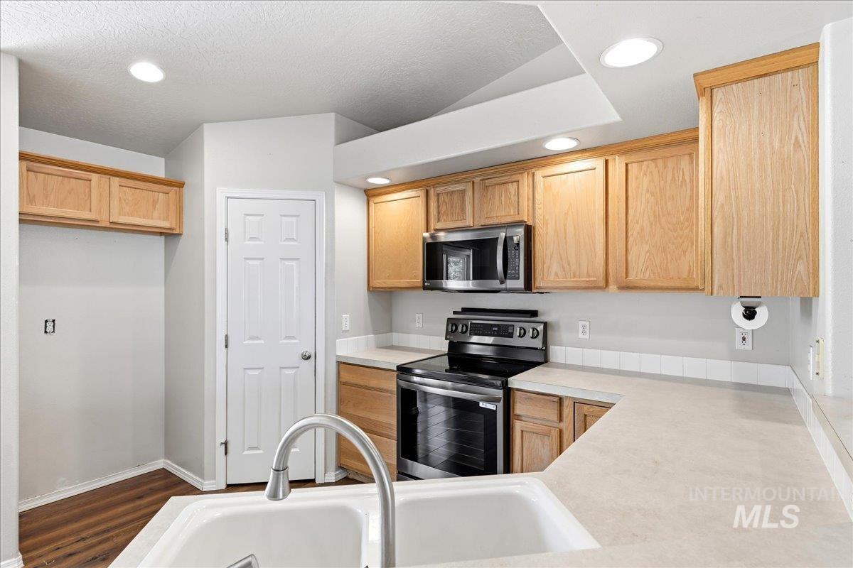 19854 Montclair Way, Caldwell, Idaho 83605, 3 Bedrooms, 2 Bathrooms, Residential For Sale, Price $369,900, 98993414