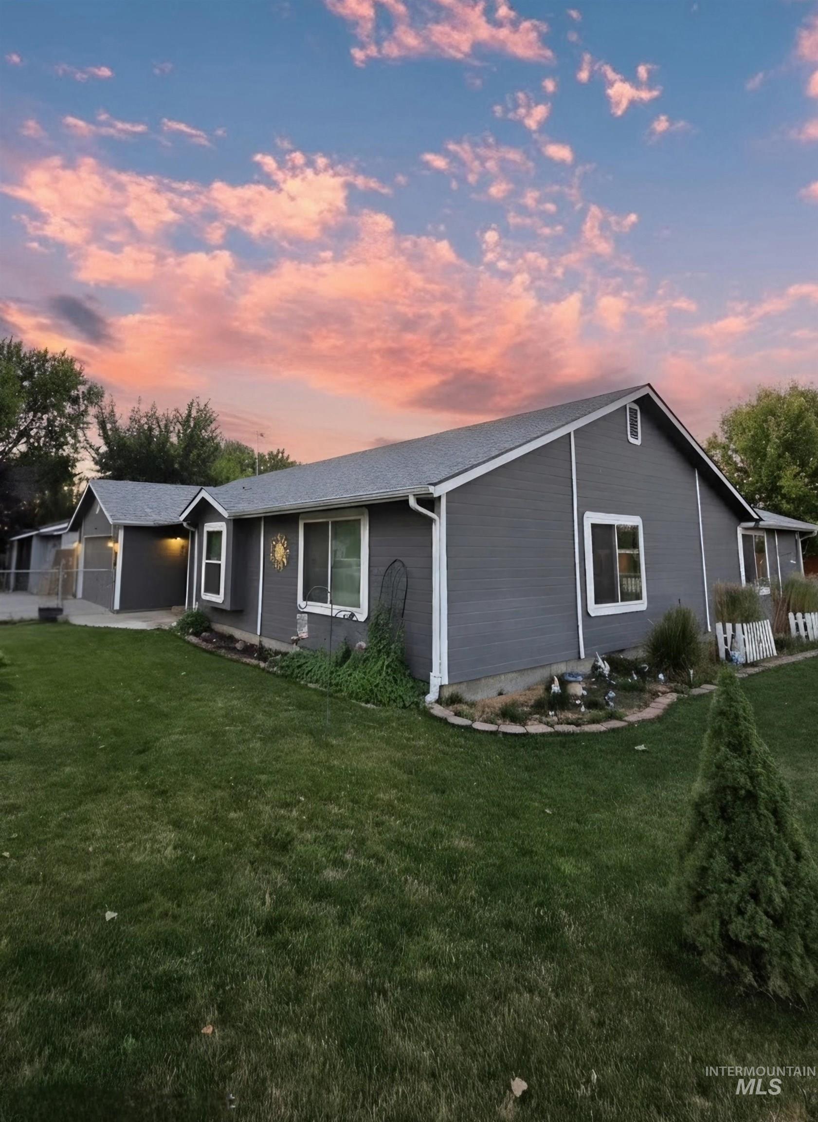 123 S Campbell Ave, Middleton, Idaho 83644, 3 Bedrooms, 2 Bathrooms, Residential For Sale, Price $467,473, 98993415