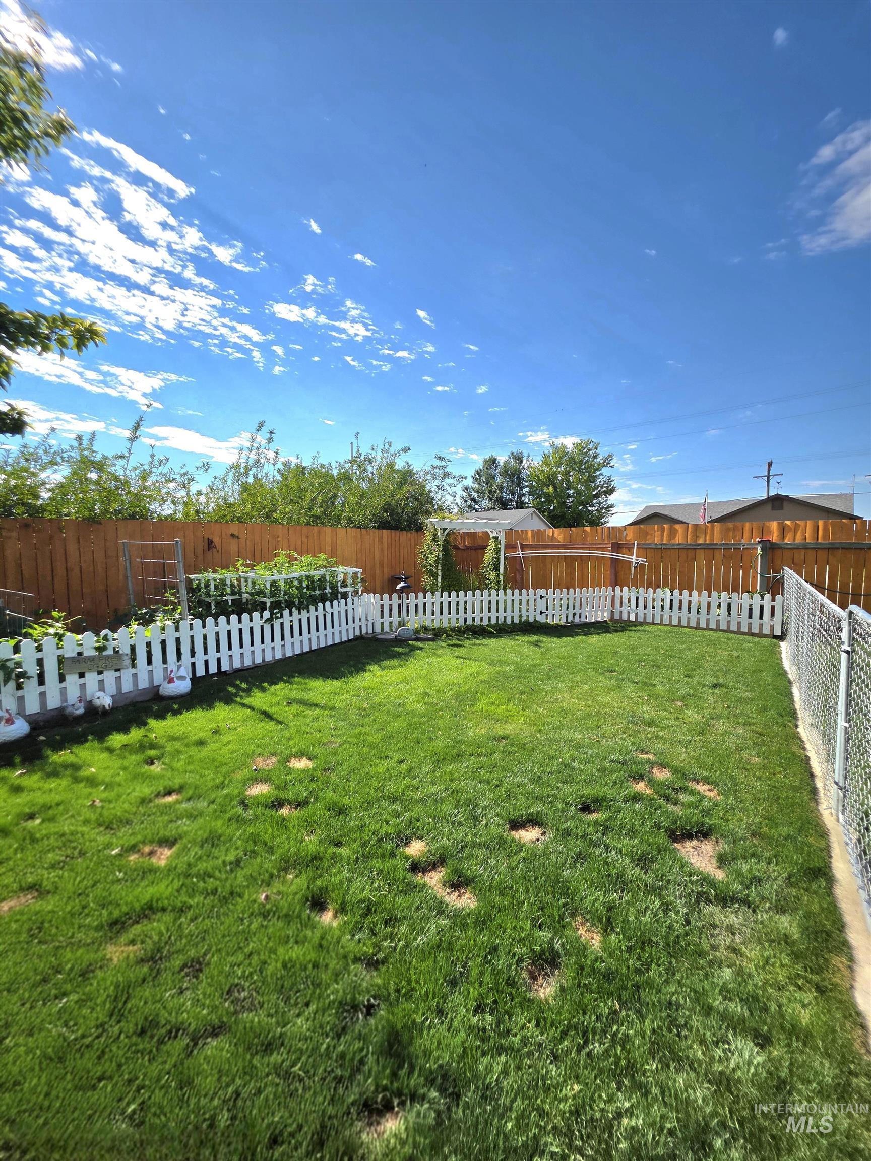 123 S Campbell Ave, Middleton, Idaho 83644, 3 Bedrooms, 2 Bathrooms, Residential For Sale, Price $470,000, 98993415