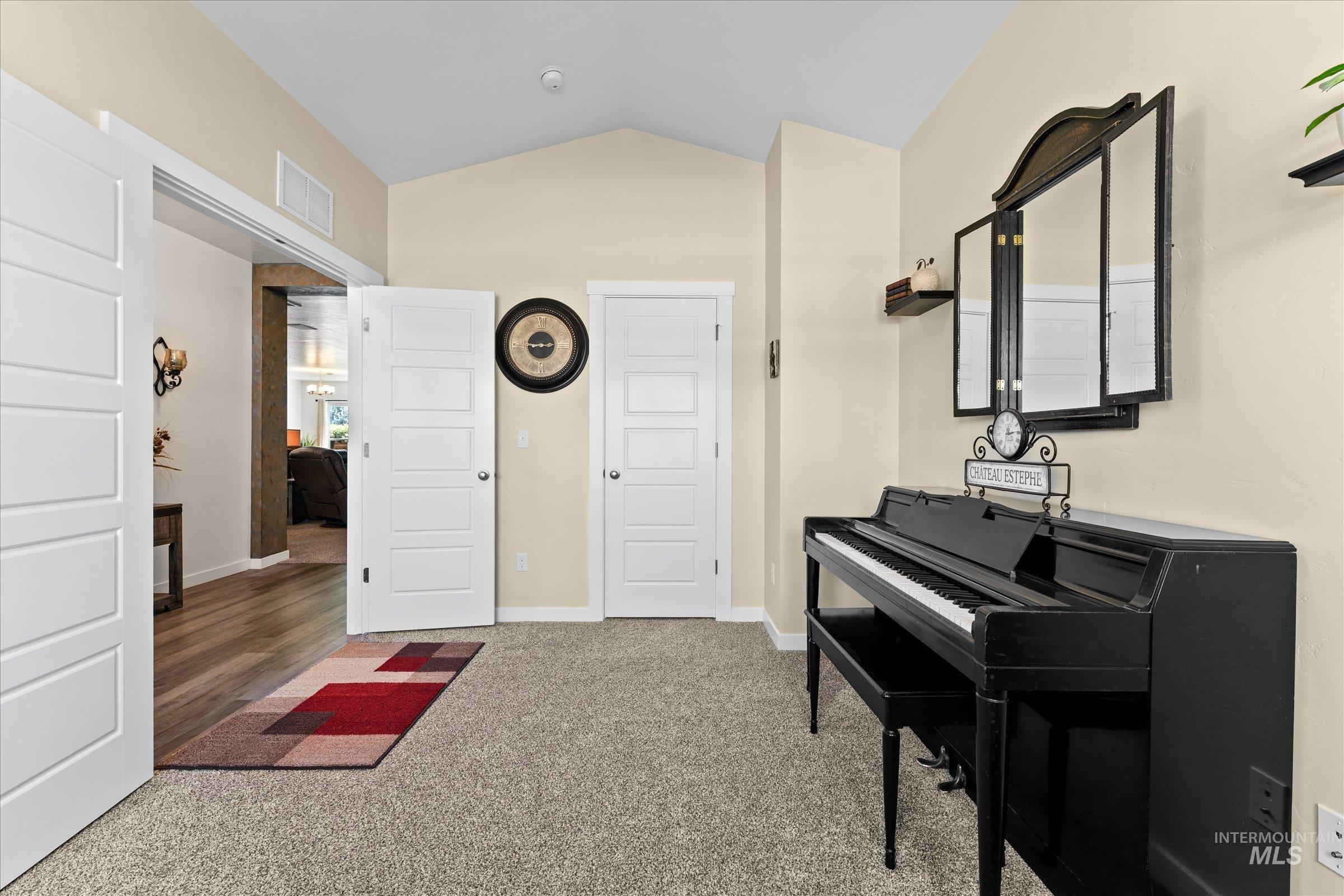 2959 W Sandalwood St, Meridian, Idaho 83646, 4 Bedrooms, 2 Bathrooms, Residential For Sale, Price $667,000, 98993419