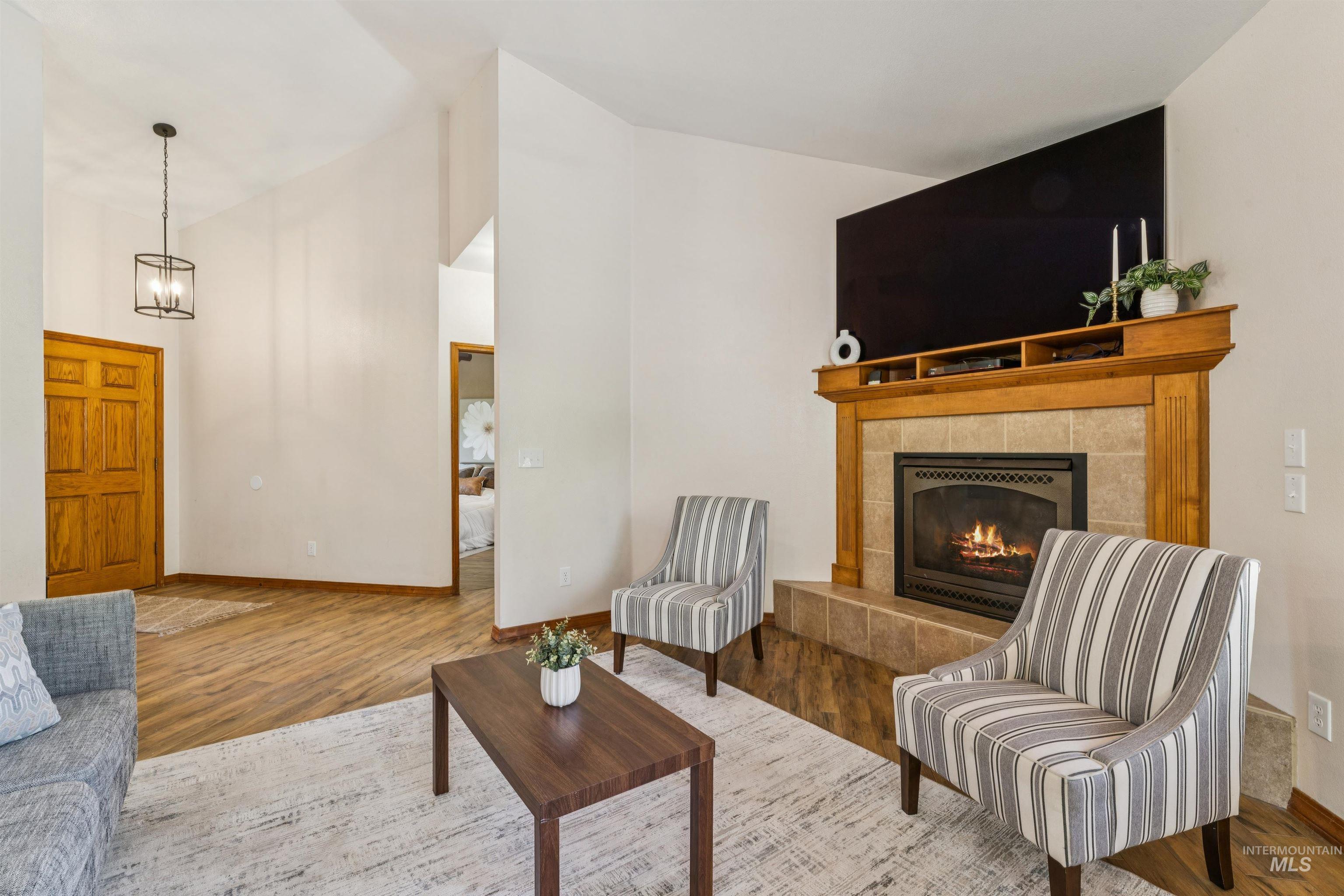 5108 W Cove St, Garden City, Idaho 83714, 2 Bedrooms, 2 Bathrooms, Residential For Sale, Price $560,000, 98993420