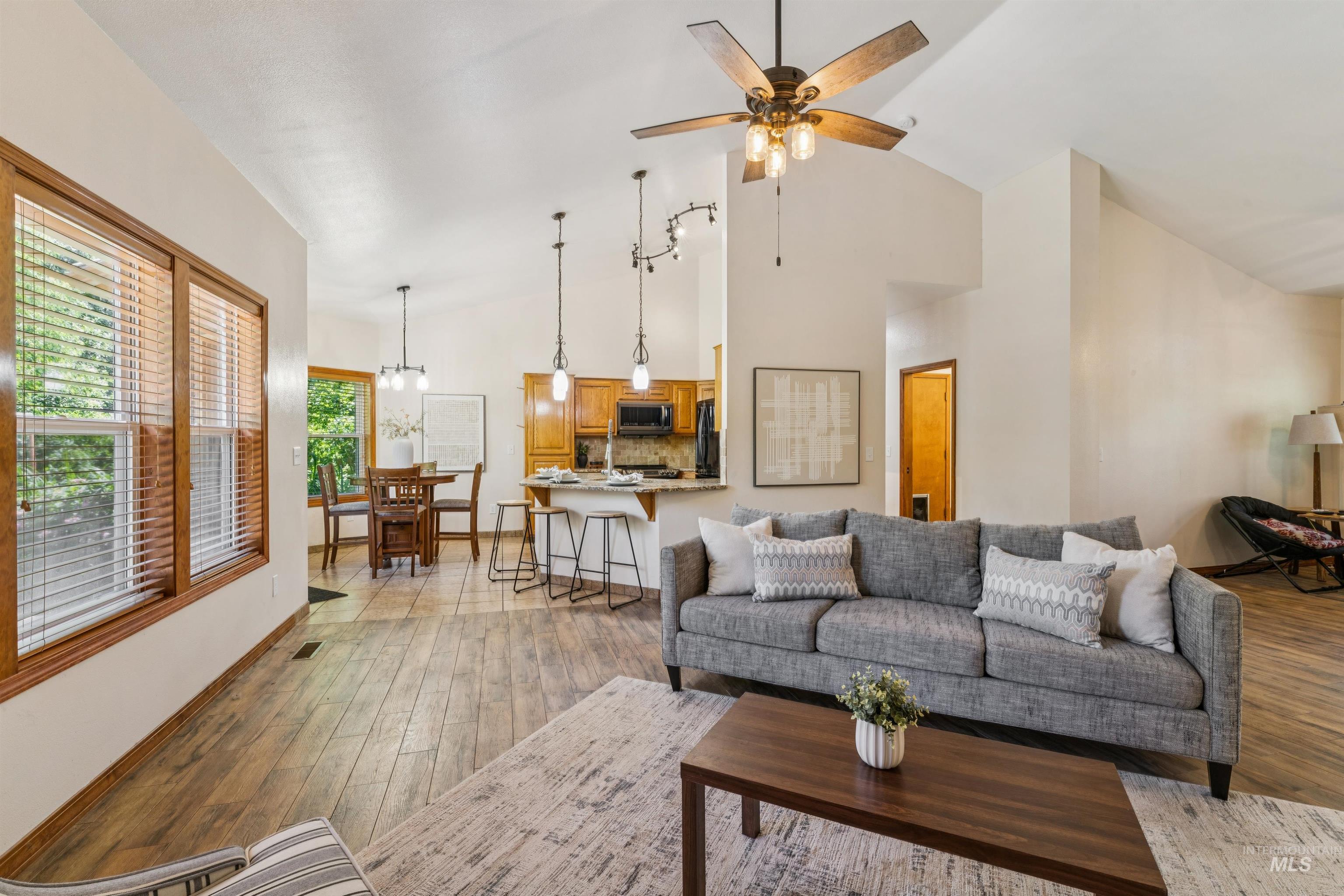5108 W Cove St, Garden City, Idaho 83714, 2 Bedrooms, 2 Bathrooms, Residential For Sale, Price $560,000, 98993420